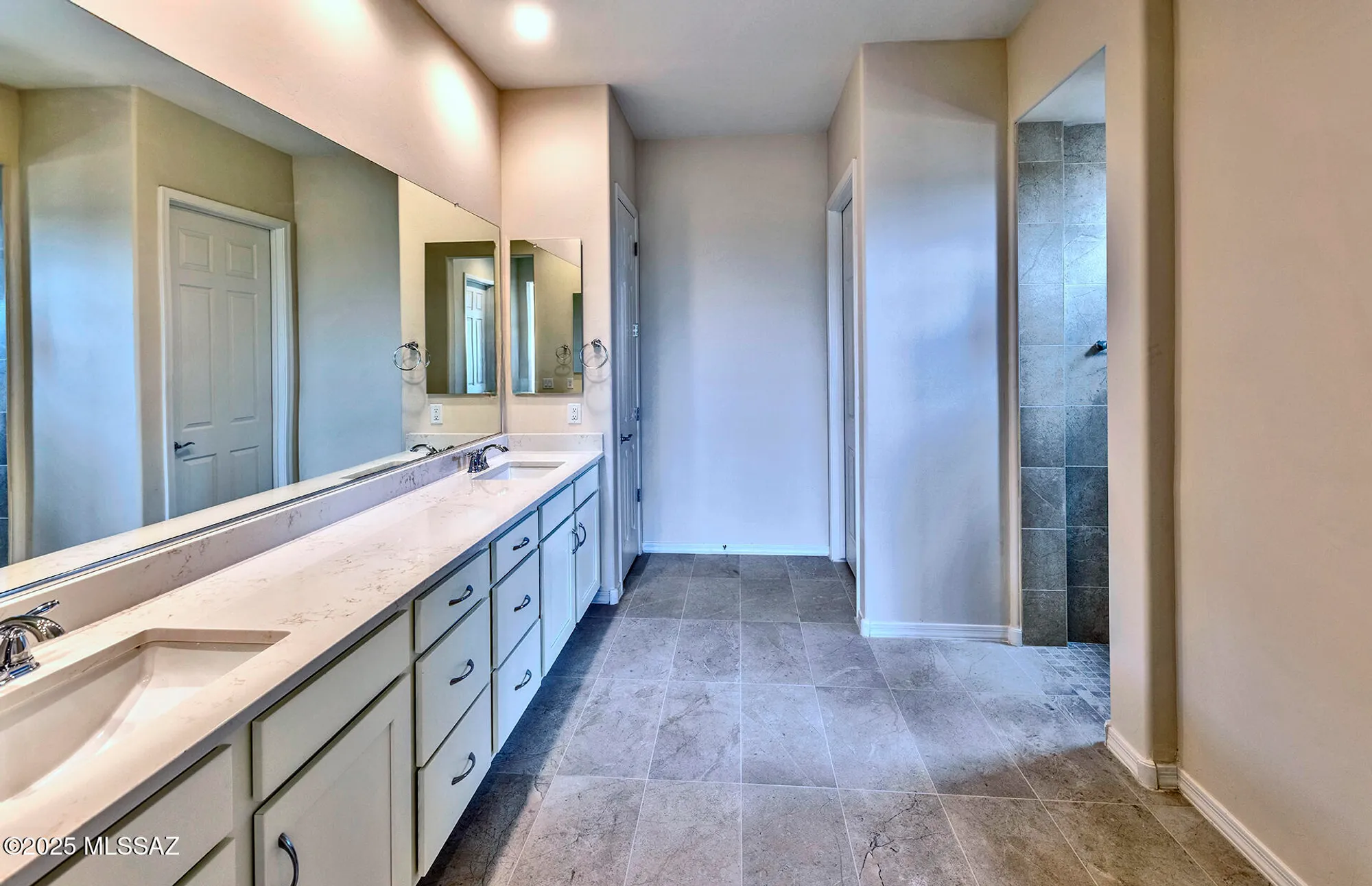 Property Slideshow image 27 of 33 | 8257 s silver oak dr, Tucson, AZ, 85747