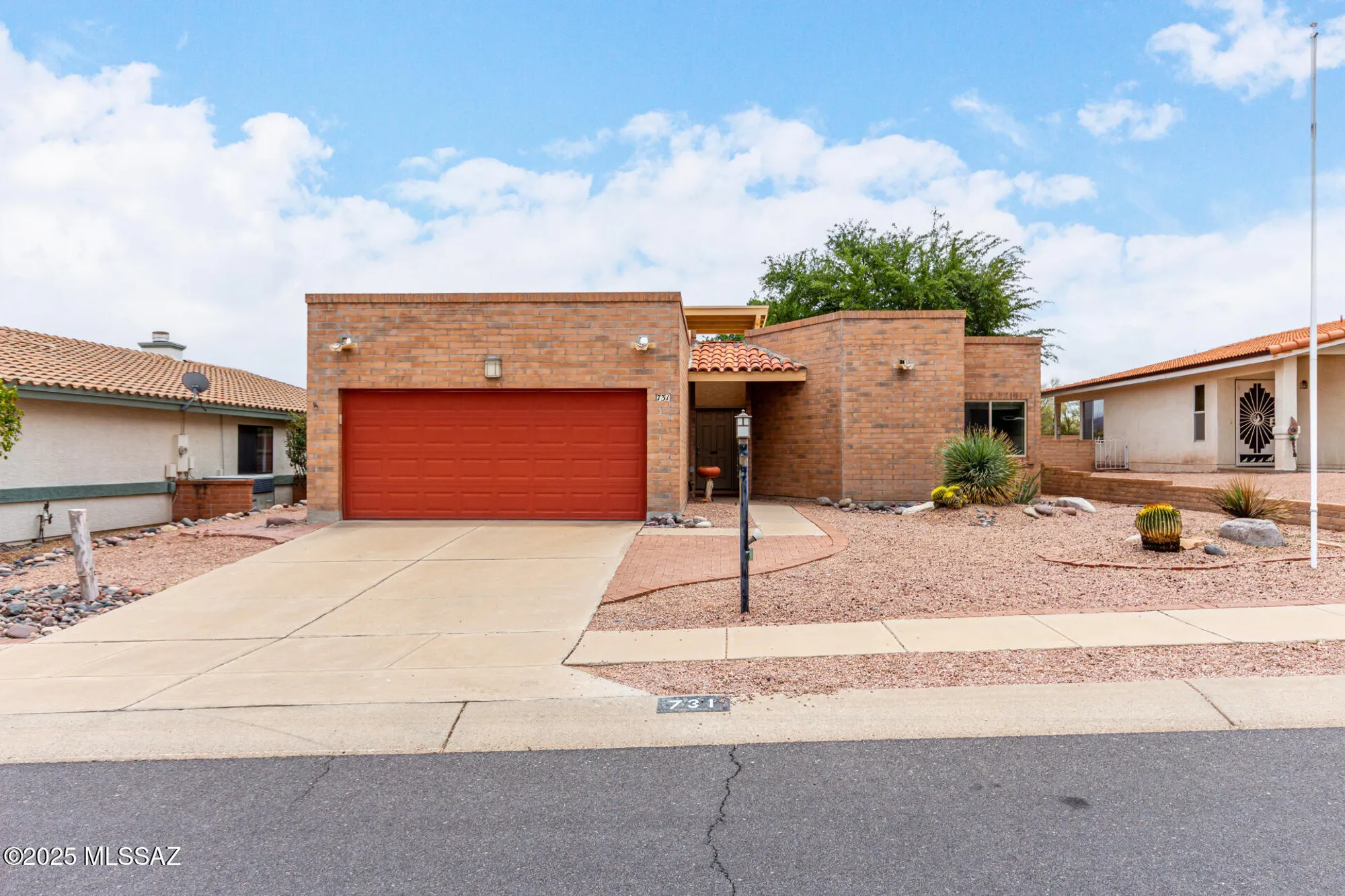 Property Slideshow image 1 of 26 | 731 w rio moctezuma, Green Valley, AZ, 85614
