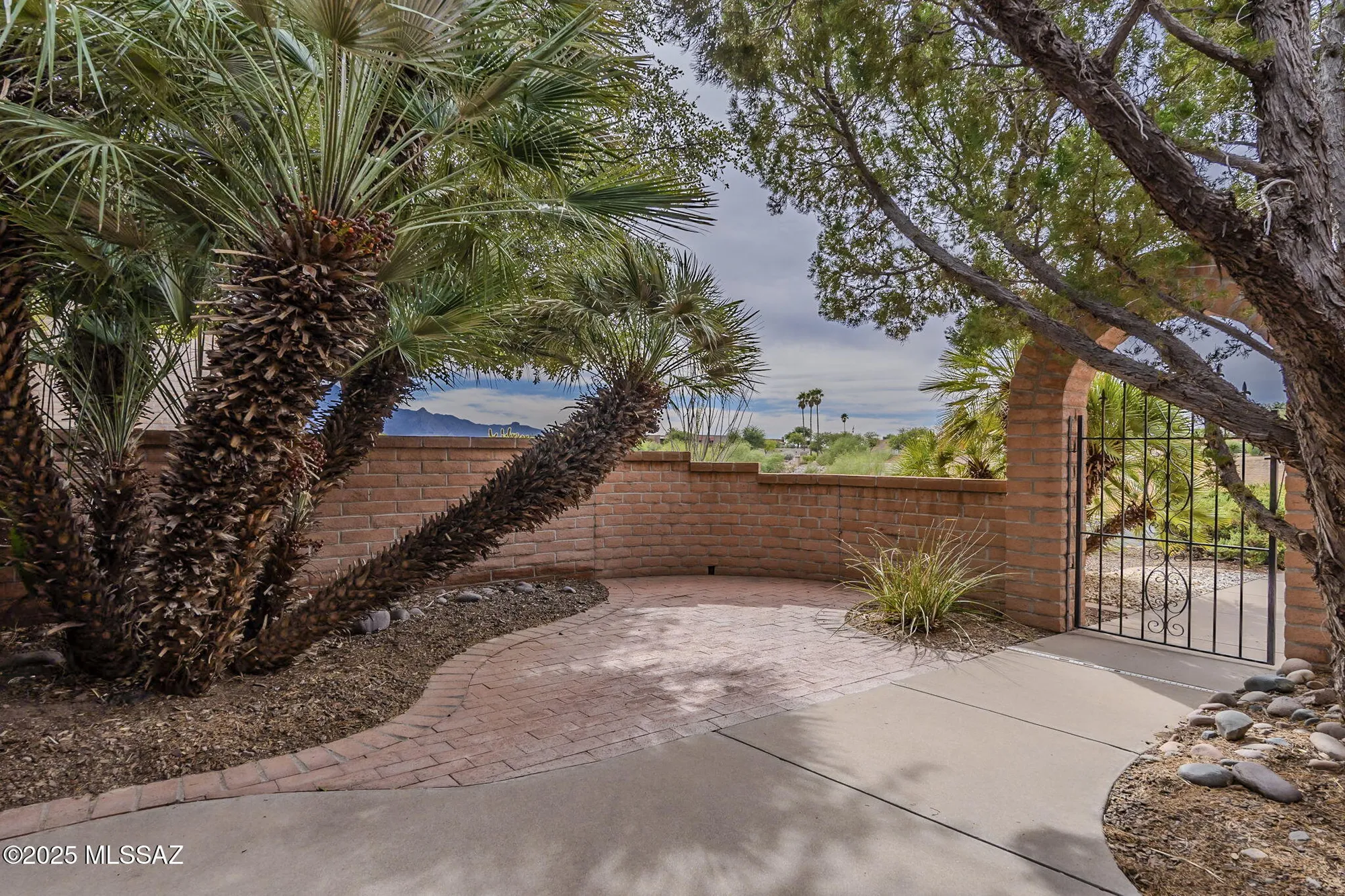 Property Slideshow image 2 of 19 | 1510 w camino urbano, Green Valley, AZ, 85622