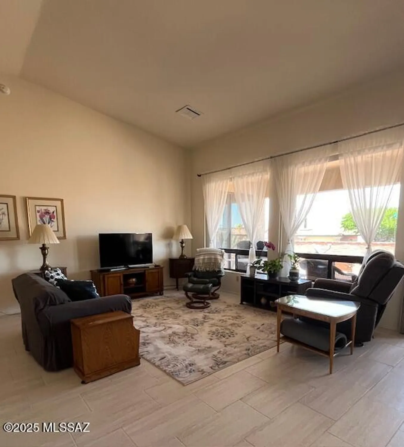 Property Slideshow image 6 of 40 | 4769 s meadow ridge dr, Green Valley, AZ, 85622