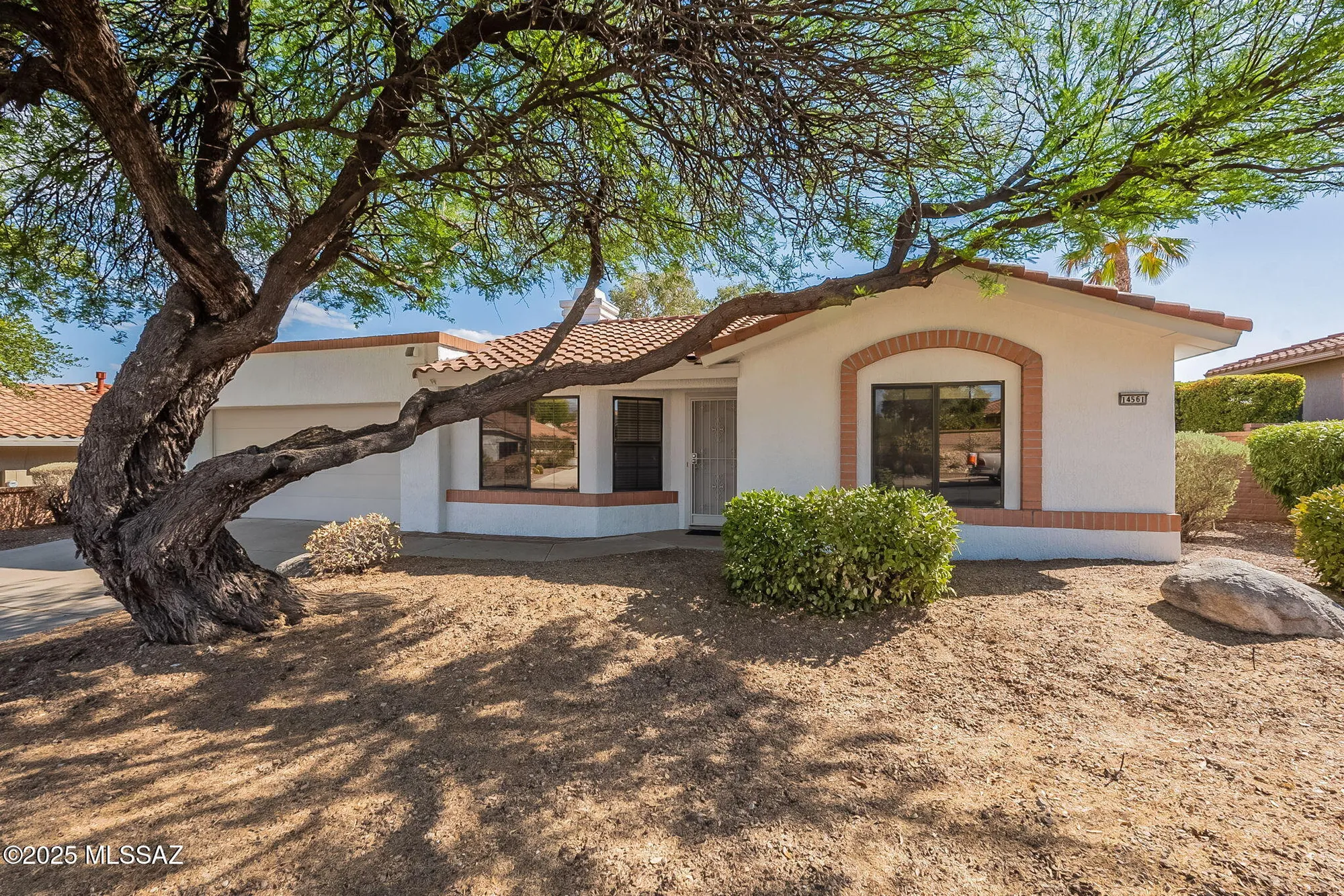 Property Slideshow image 1 of 39 | 14561 n line post ln, Oro Valley, AZ, 85755