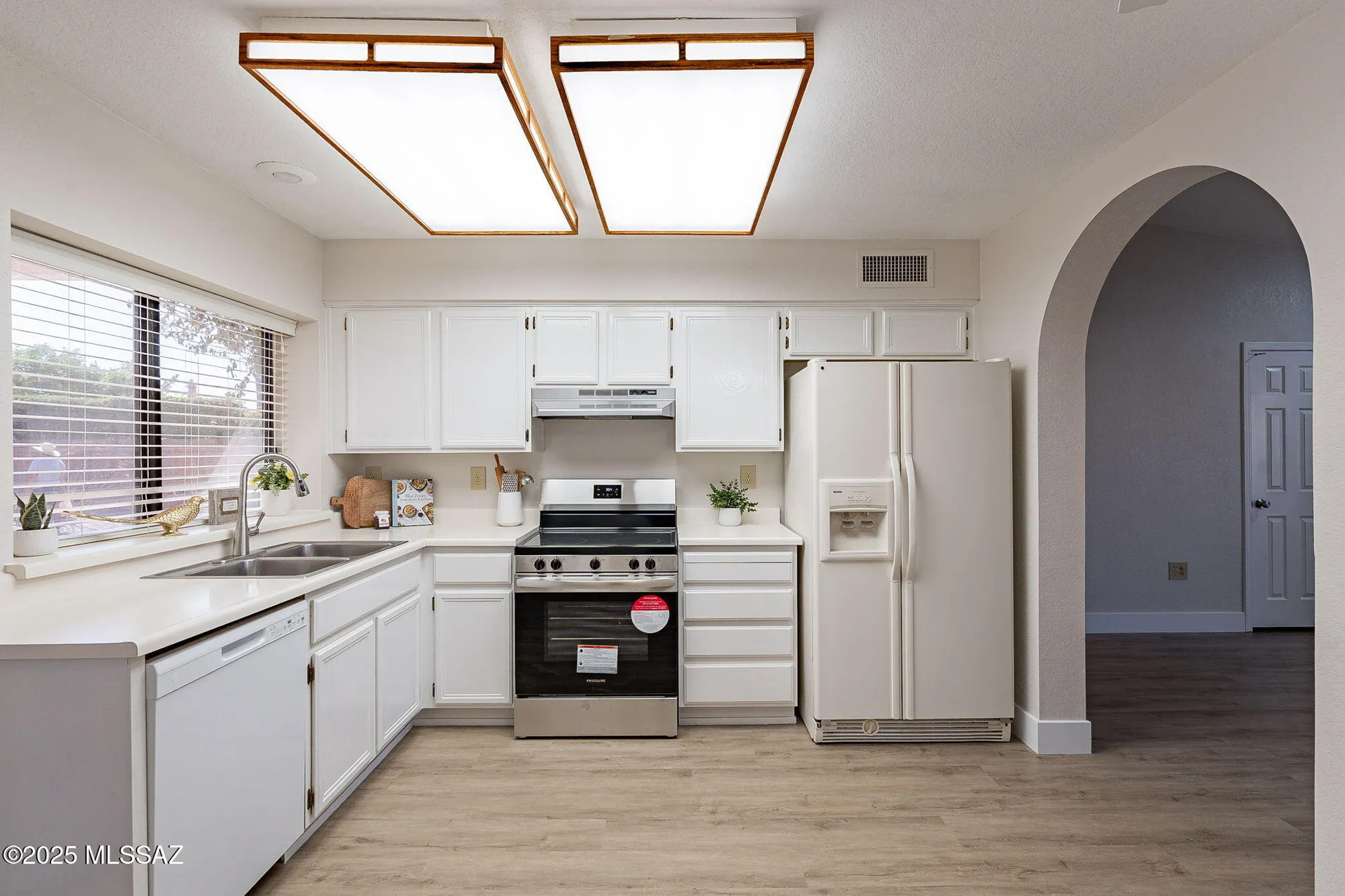 Property Slideshow image 11 of 39 | 14561 n line post ln, Oro Valley, AZ, 85755