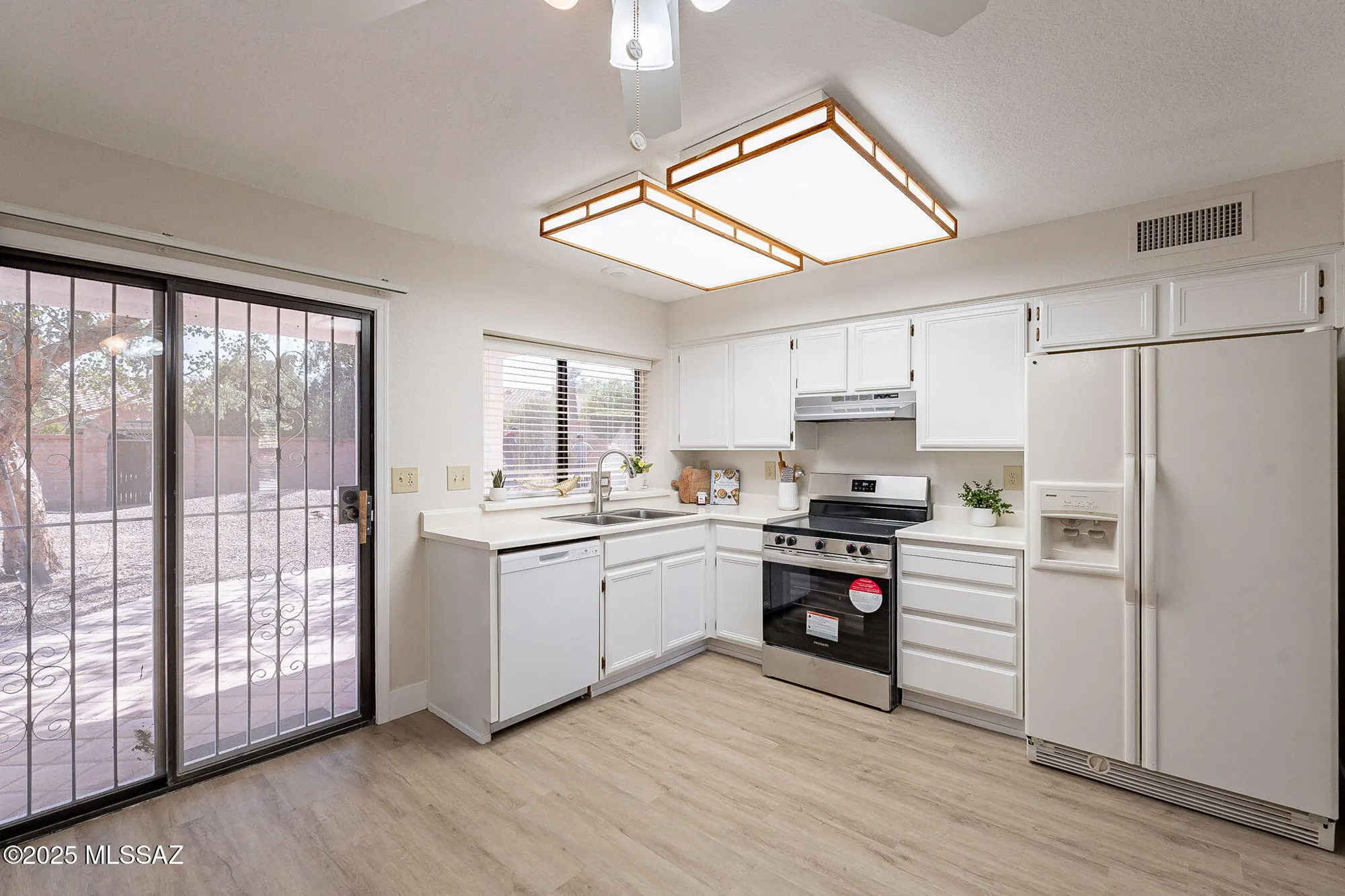 Property Slideshow image 12 of 39 | 14561 n line post ln, Oro Valley, AZ, 85755