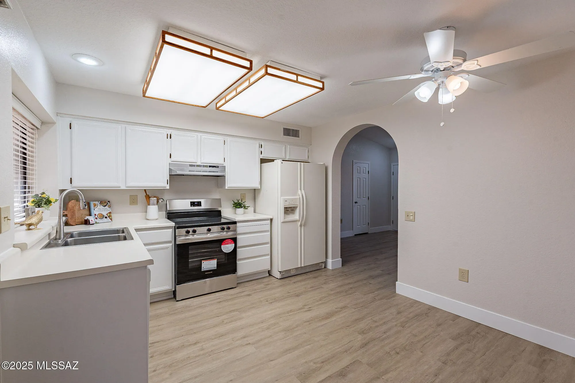 Property Slideshow image 13 of 39 | 14561 n line post ln, Oro Valley, AZ, 85755