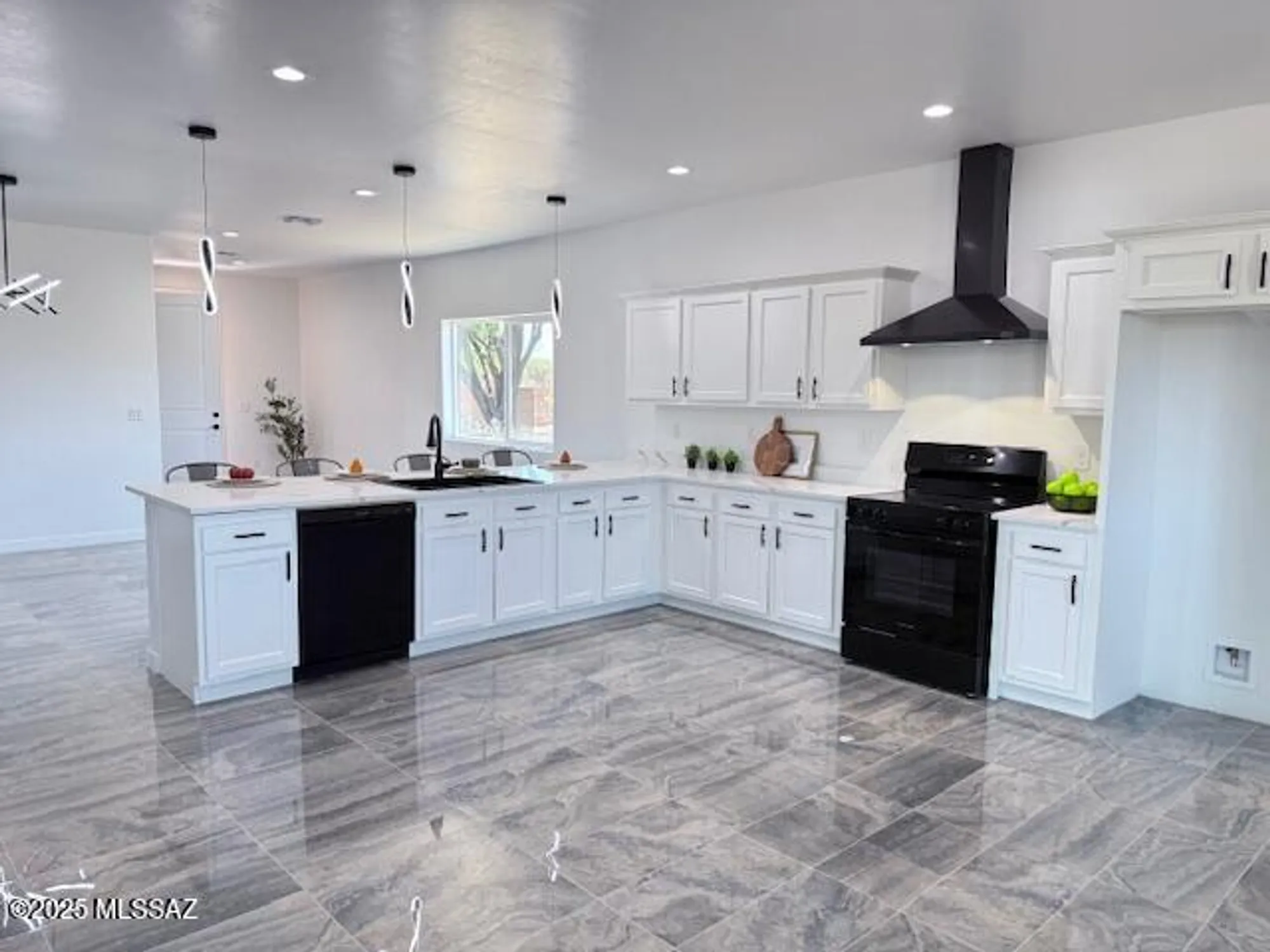 Property Slideshow image 12 of 28 | 941 e vault mine ct, Green Valley, AZ, 85614