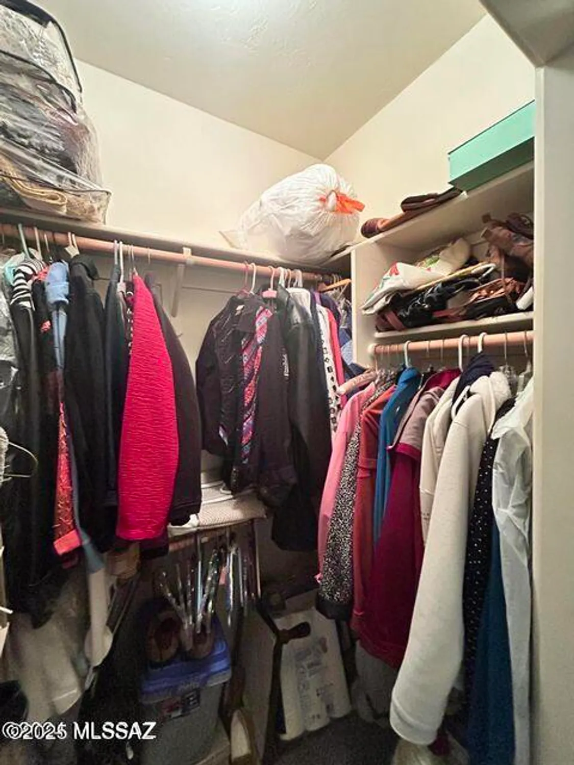 Property Slideshow image 13 of 36 | 2372 w via di silvio, Tucson, AZ, 85741