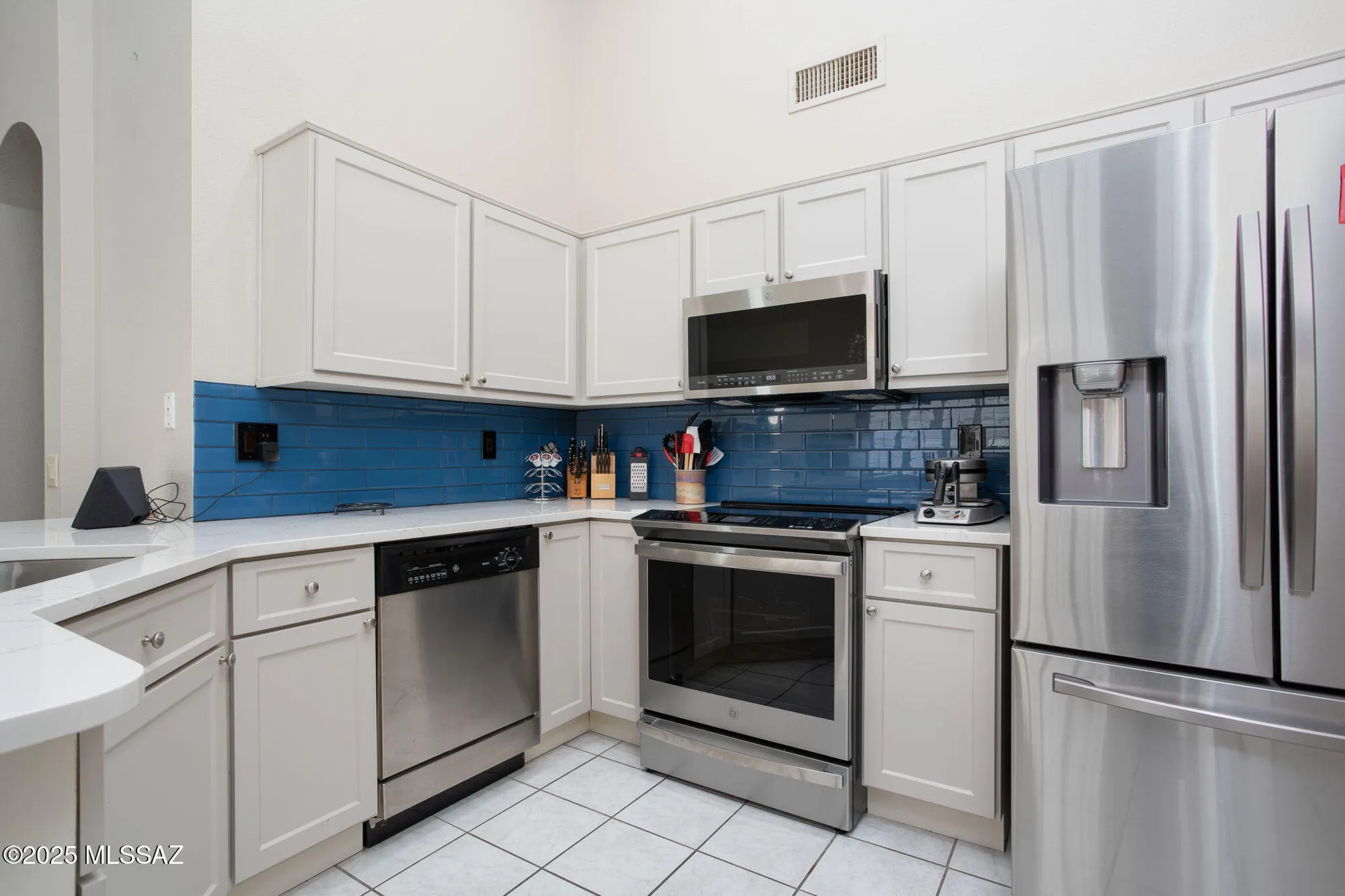 Property Slideshow image 7 of 23 | 38916 s carefree dr, Tucson, AZ, 85739