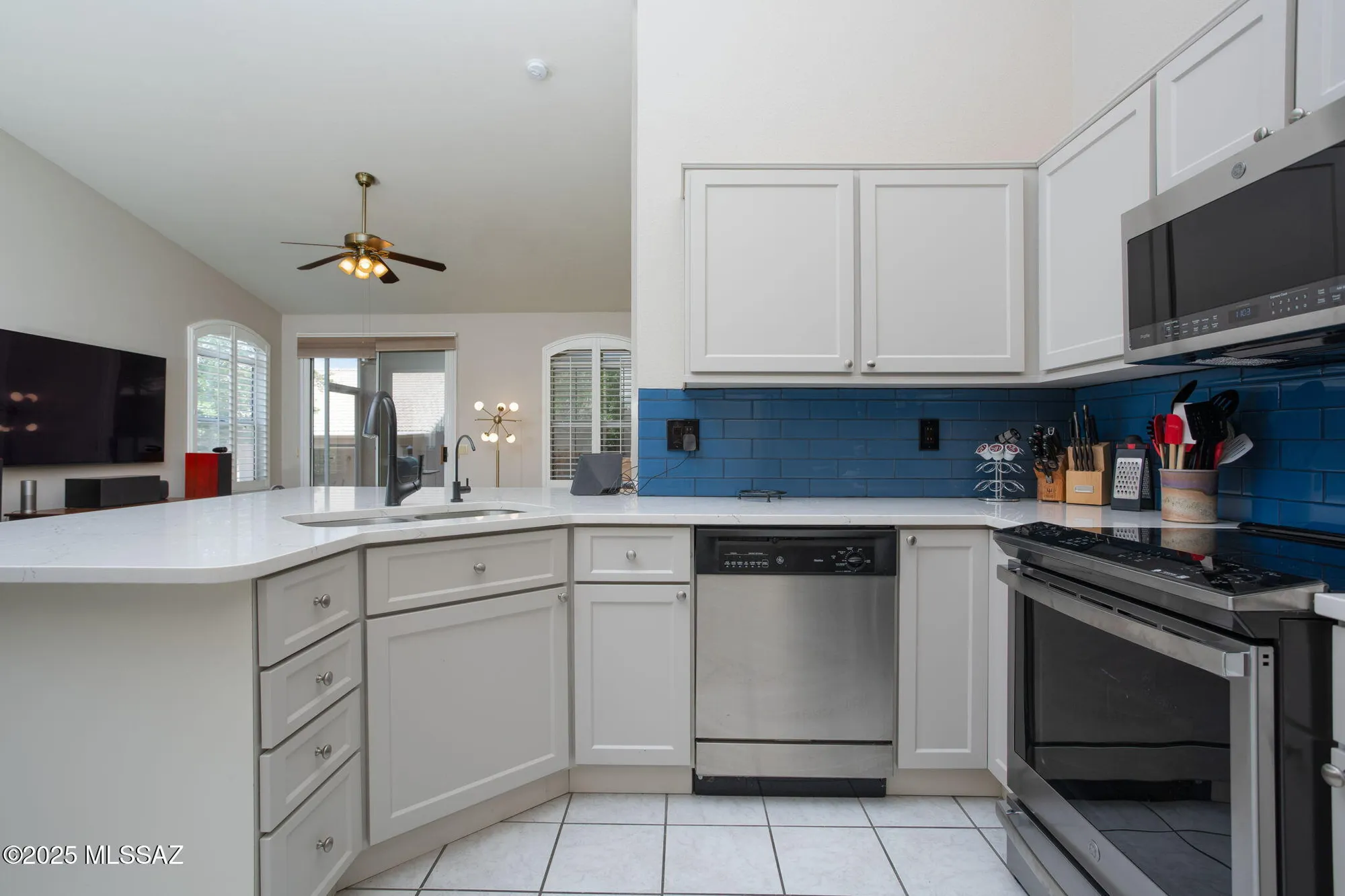 Property Slideshow image 6 of 23 | 38916 s carefree dr, Tucson, AZ, 85739