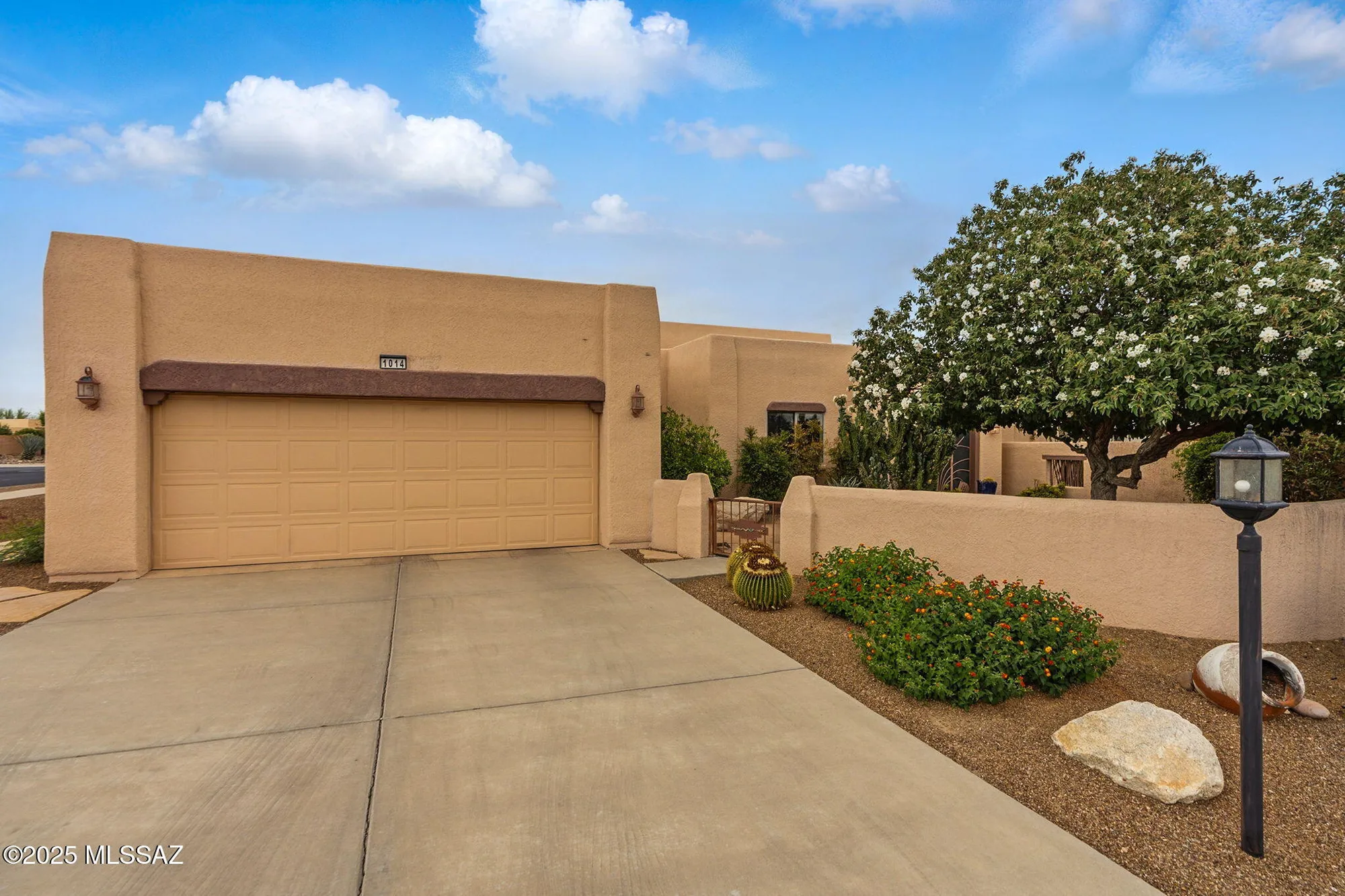 Property Slideshow image 4 of 50 | 1014 w placita apartada, Green Valley, AZ, 85614
