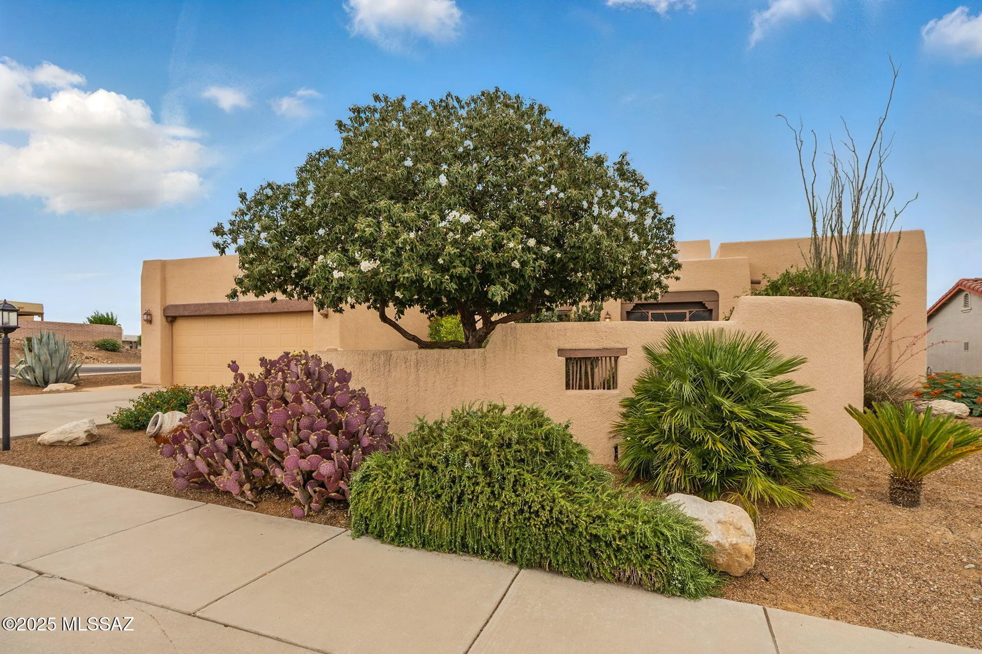Property Slideshow image 1 of 50 | 1014 w placita apartada, Green Valley, AZ, 85614