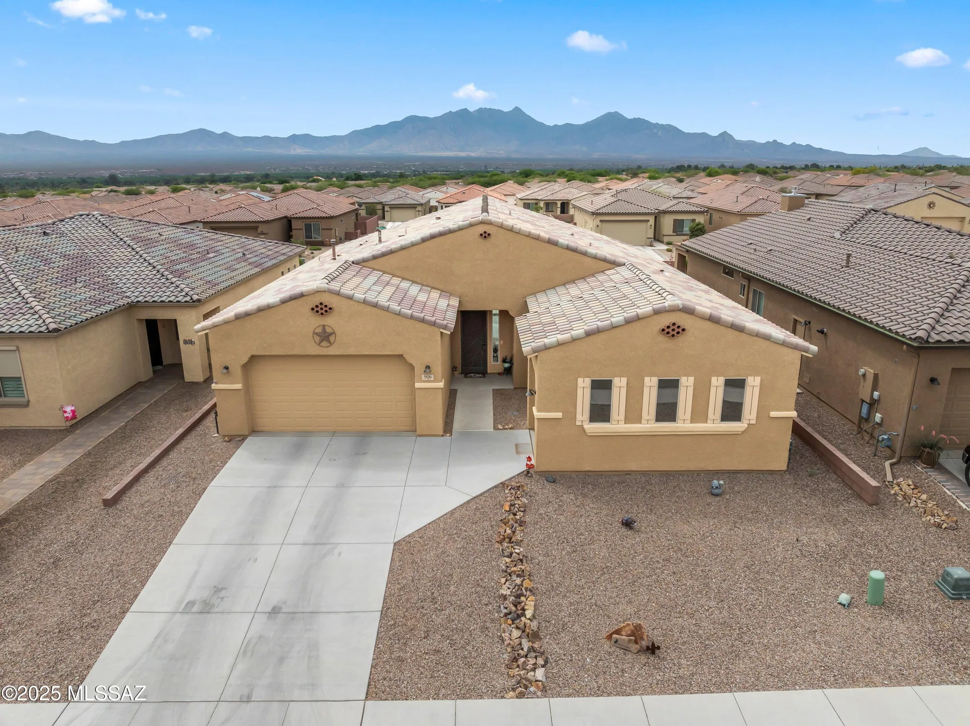 Property Slideshow image 2 of 34 | 906 n camino cerro morado, Green Valley, AZ, 85614
