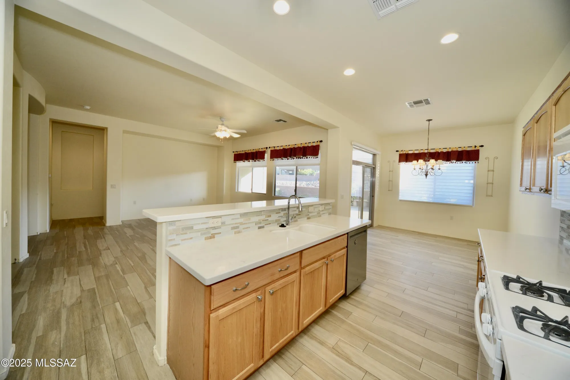 Property Slideshow image 22 of 35 | 2075 w demetrie canyon dr, Green Valley, AZ, 85622