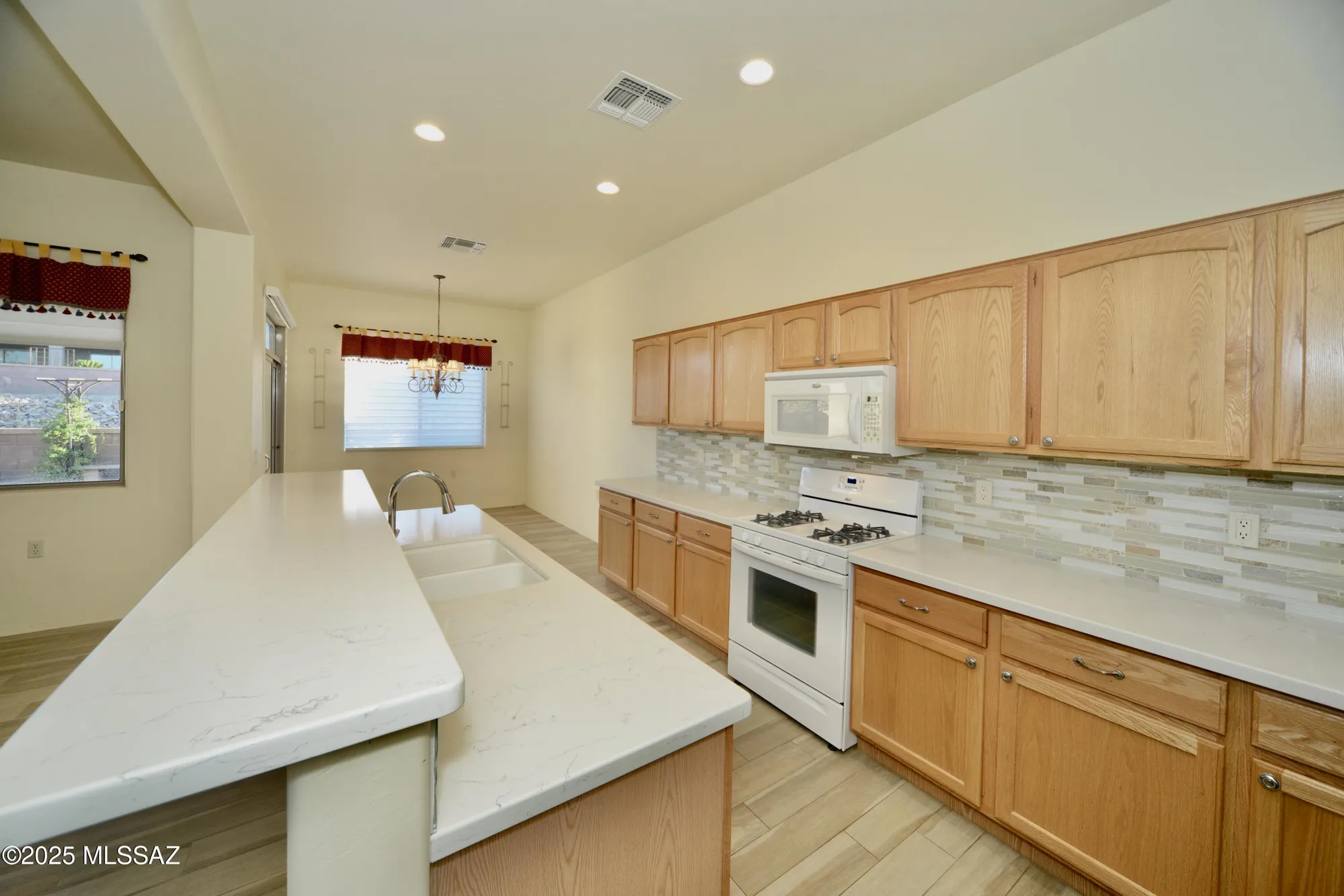 Property Slideshow image 23 of 35 | 2075 w demetrie canyon dr, Green Valley, AZ, 85622