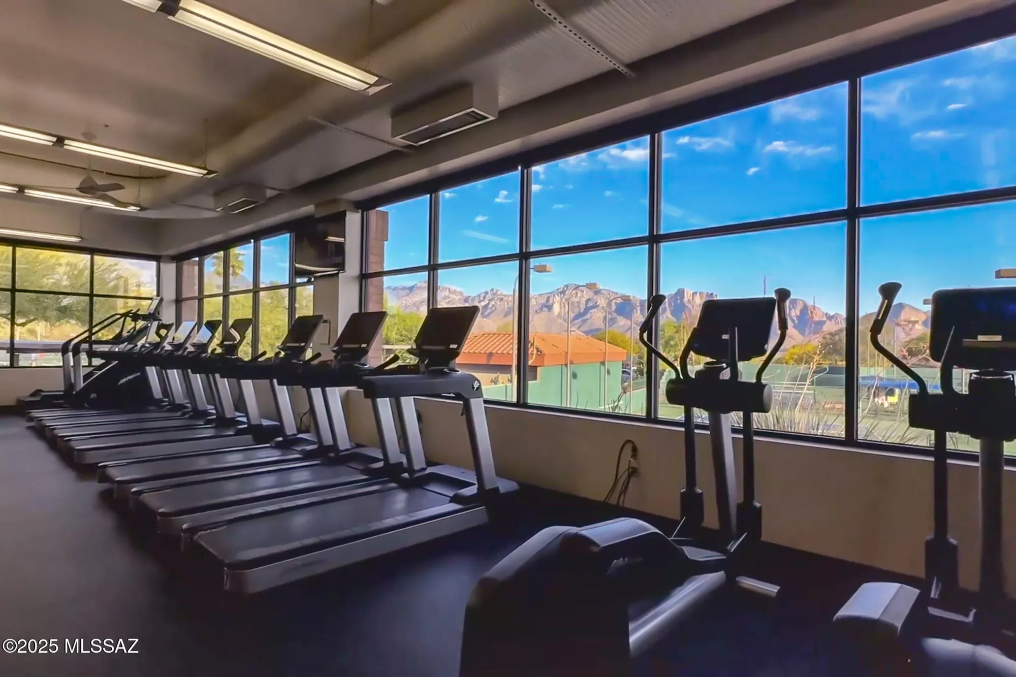 Property Slideshow image 42 of 49 | 2023 e bighorn mountain dr, Oro Valley, AZ, 85755