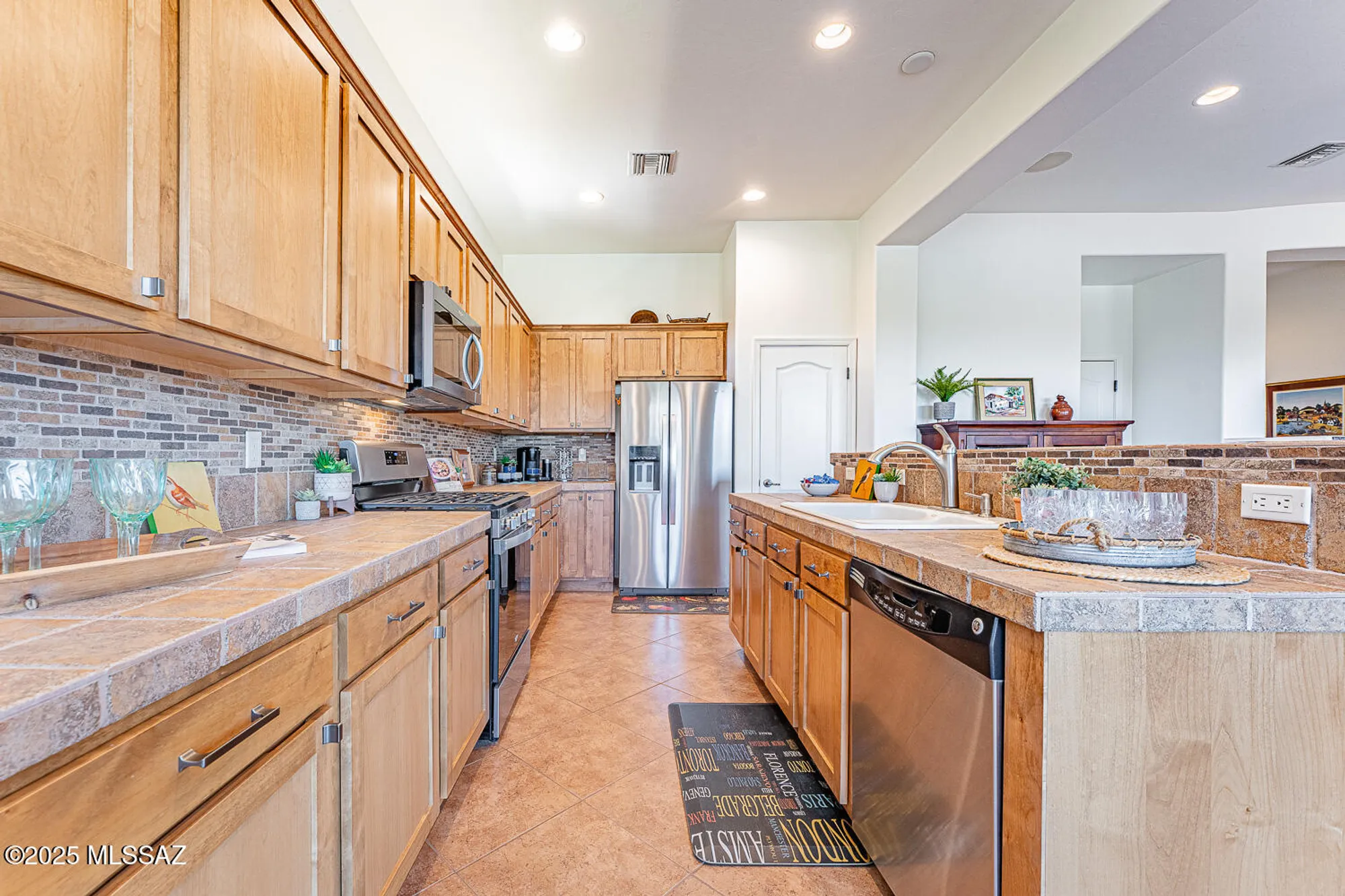 Property Slideshow image 13 of 48 | 2499 w bassett peak dr, Green Valley, AZ, 85622