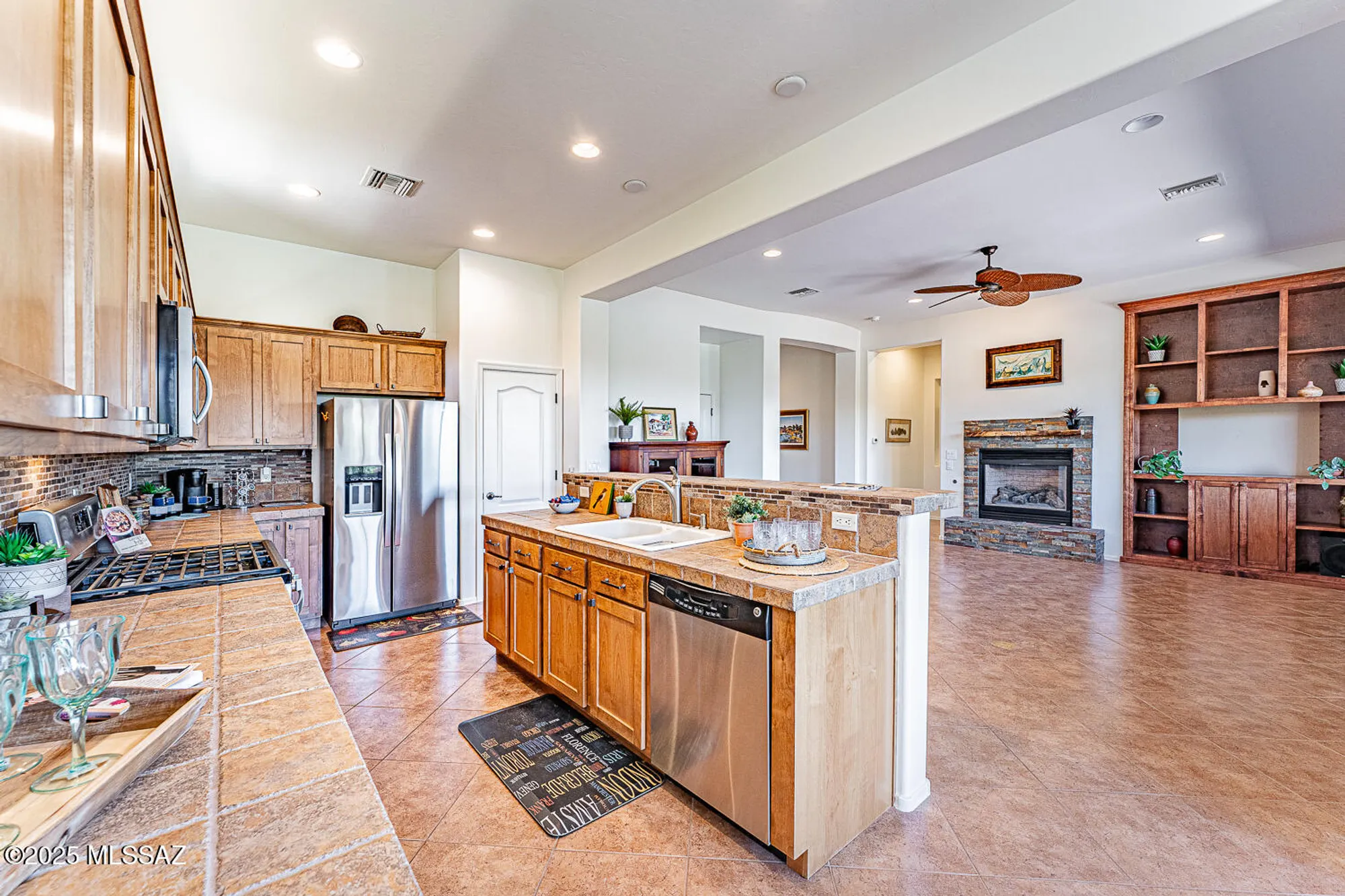 Property Slideshow image 14 of 48 | 2499 w bassett peak dr, Green Valley, AZ, 85622