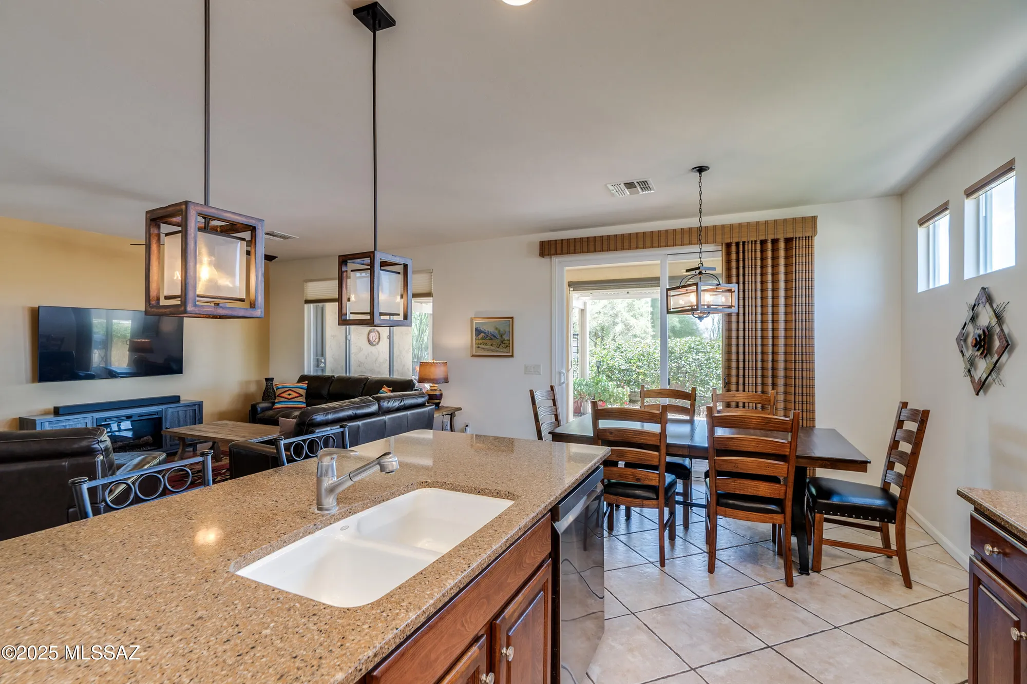 Property Slideshow image 22 of 50 | 779 n lukeville dr, Green Valley, AZ, 85614