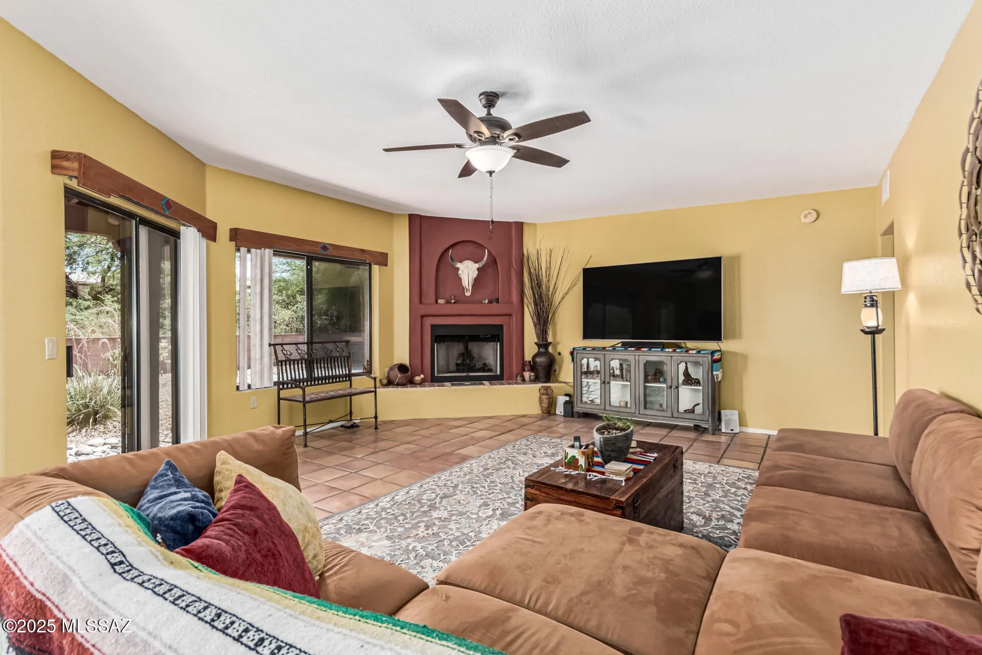 Property Slideshow image 9 of 35 | 993 w placita agradable, Green Valley, AZ, 85614