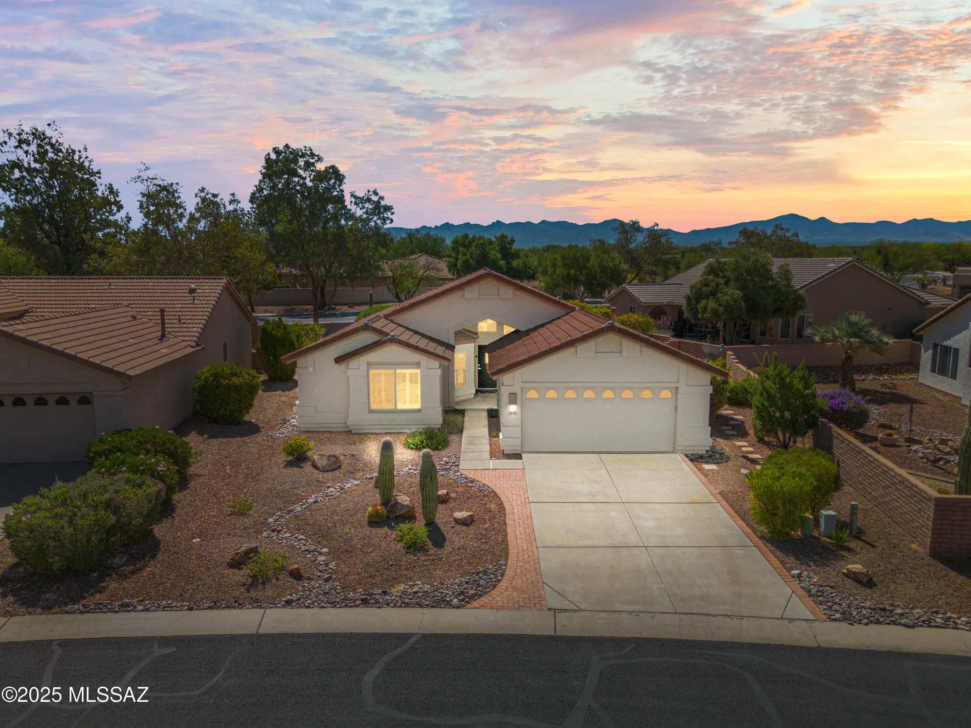 Property Slideshow image 2 of 46 | 1993 e desert lark pass, Green Valley, AZ, 85614