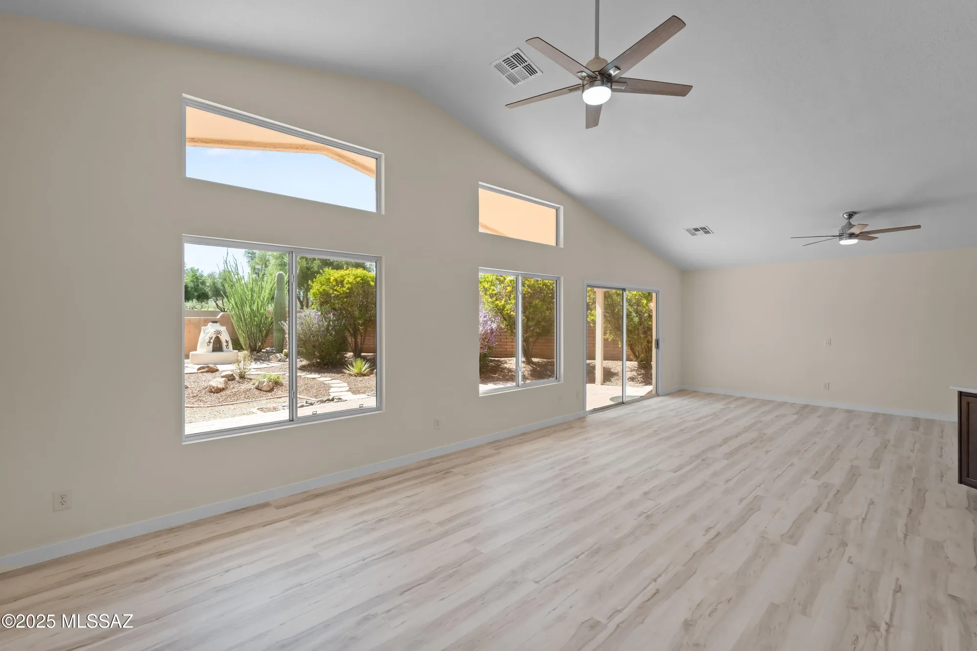 Property Slideshow image 5 of 46 | 1993 e desert lark pass, Green Valley, AZ, 85614