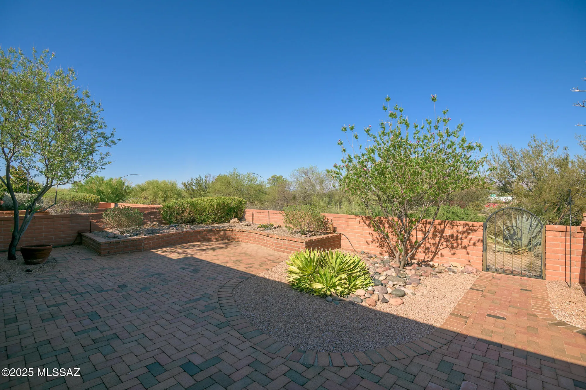 Property Slideshow image 23 of 29 | 841 s camino del monte, Green Valley, AZ, 85614