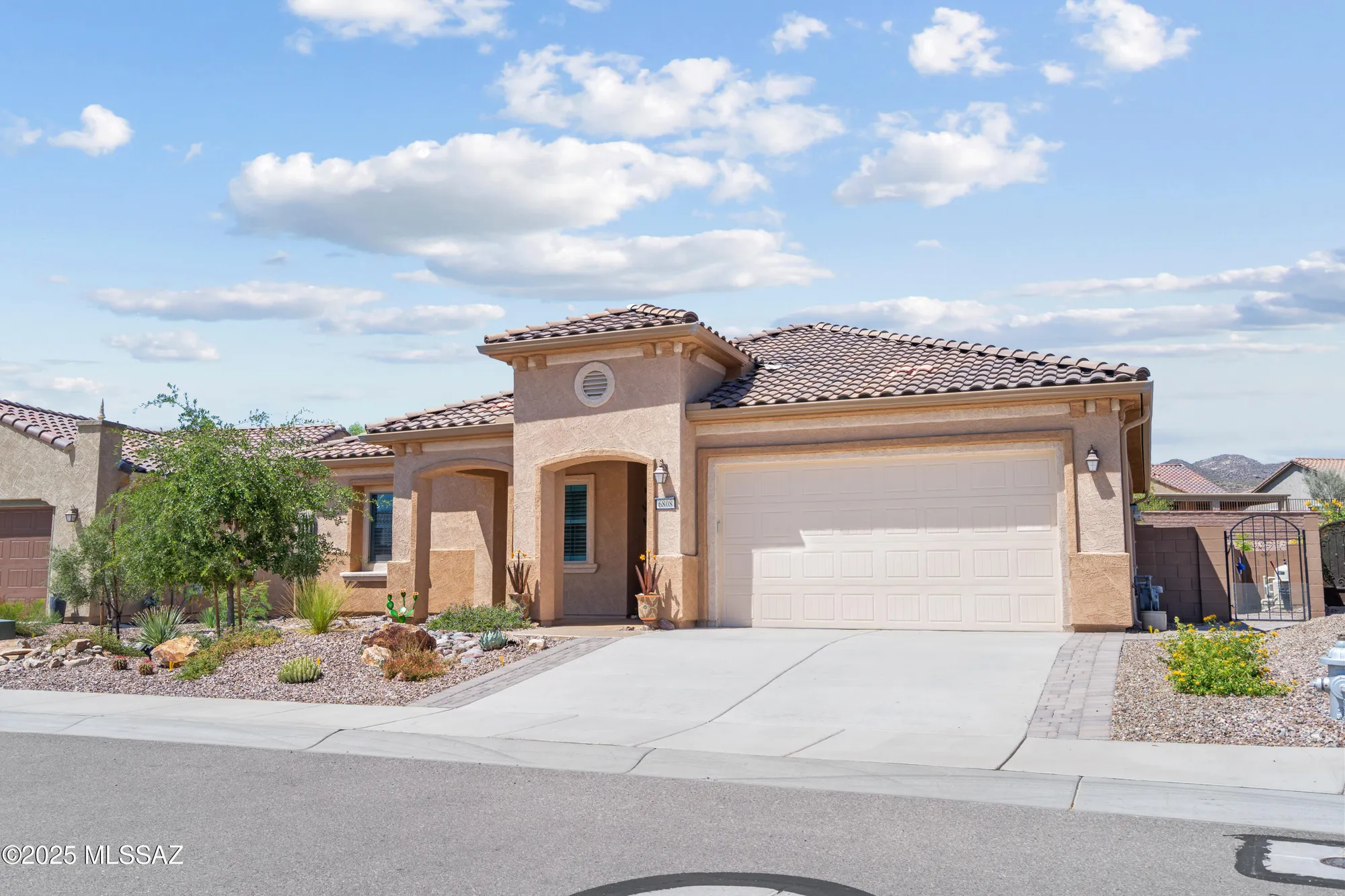 Property Slideshow image 3 of 50 | 6808 w komo point trl, Marana, AZ, 85658