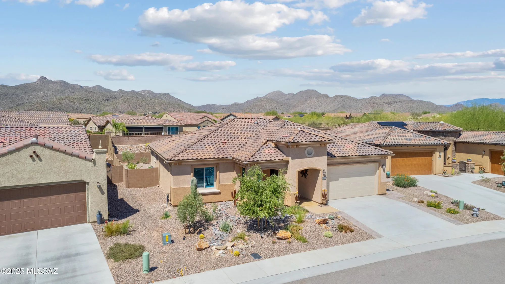 Property Slideshow image 6 of 50 | 6808 w komo point trl, Marana, AZ, 85658