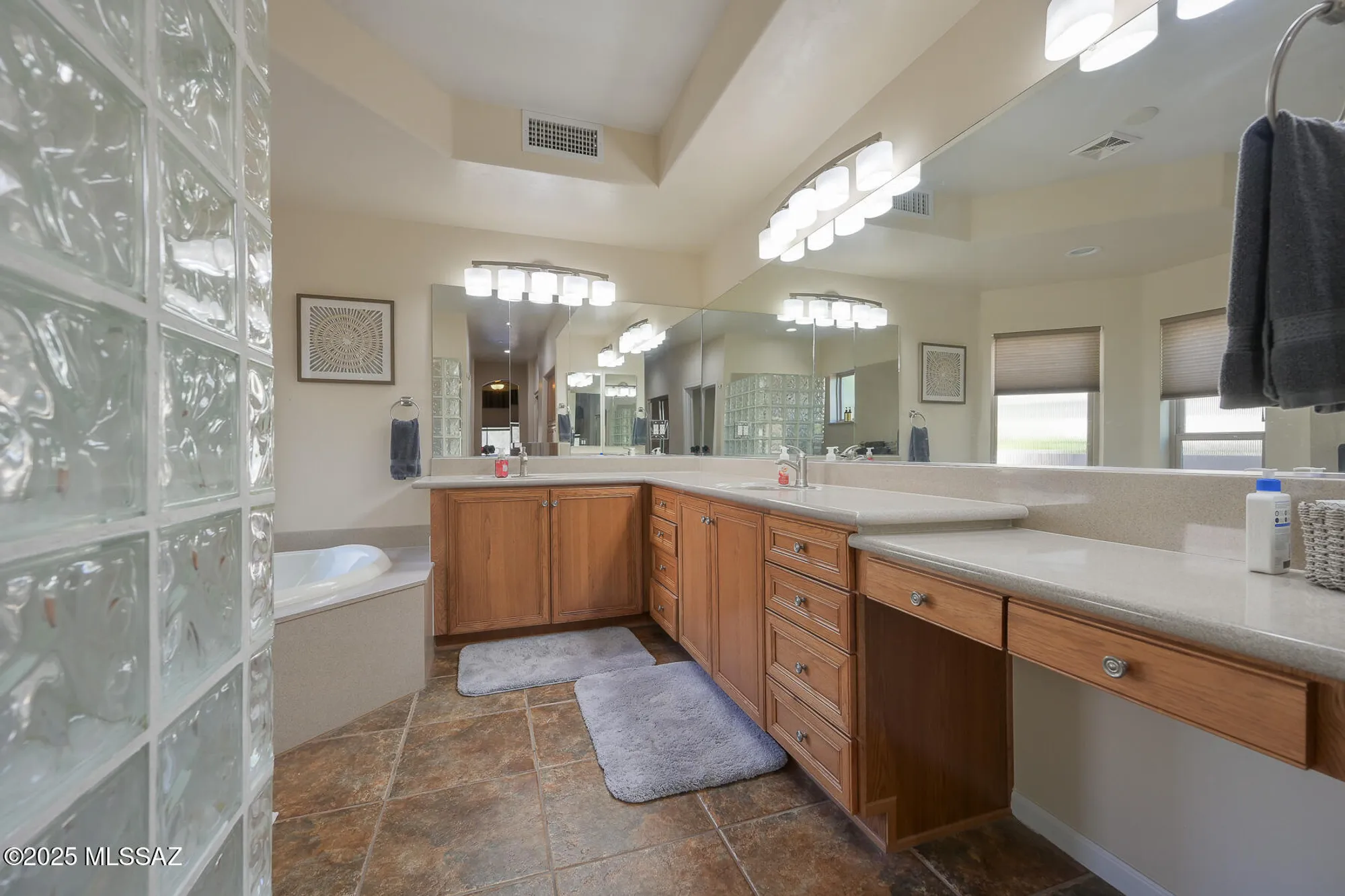 Property Slideshow image 13 of 35 | 65200 e rocky mesa dr, Saddlebrooke, AZ, 85739