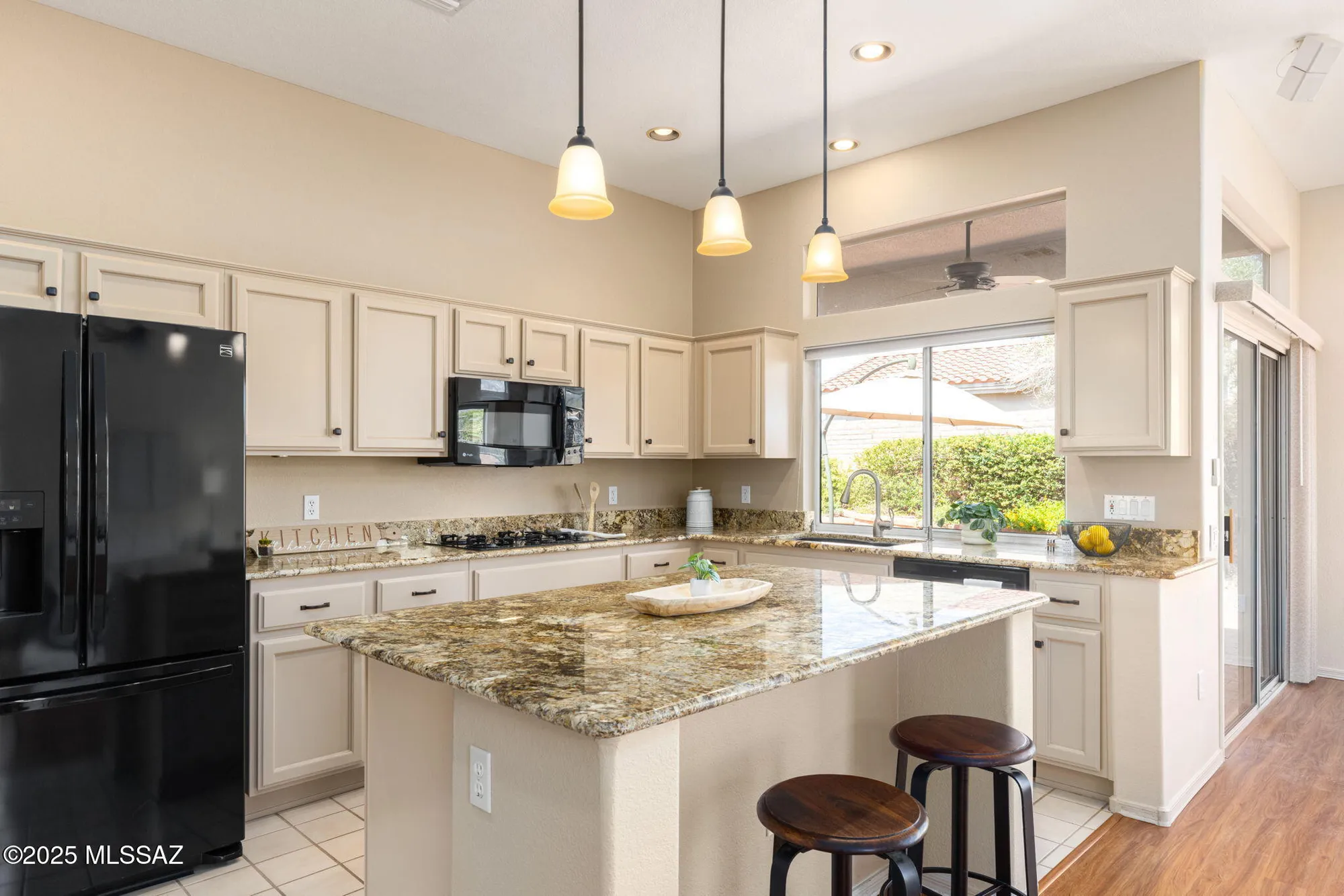 Property Slideshow image 17 of 49 | 2023 e bighorn mountain dr, Oro Valley, AZ, 85755