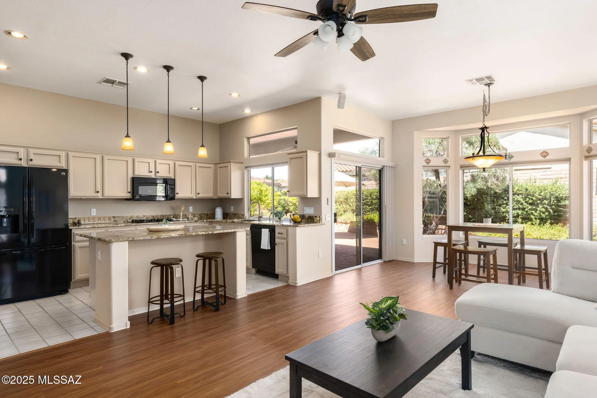 Property Slideshow image 12 of 49 | 2023 e bighorn mountain dr, Oro Valley, AZ, 85755