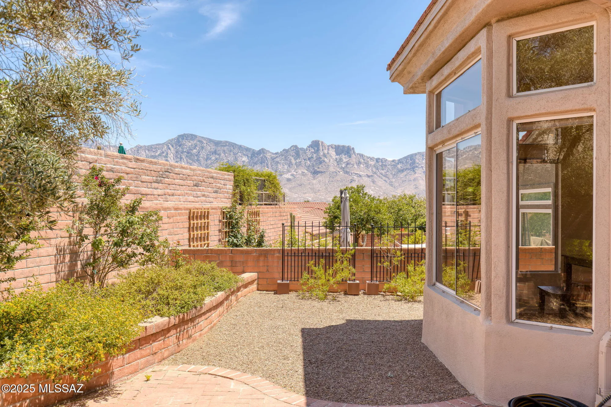 Property Slideshow image 33 of 49 | 2023 e bighorn mountain dr, Oro Valley, AZ, 85755
