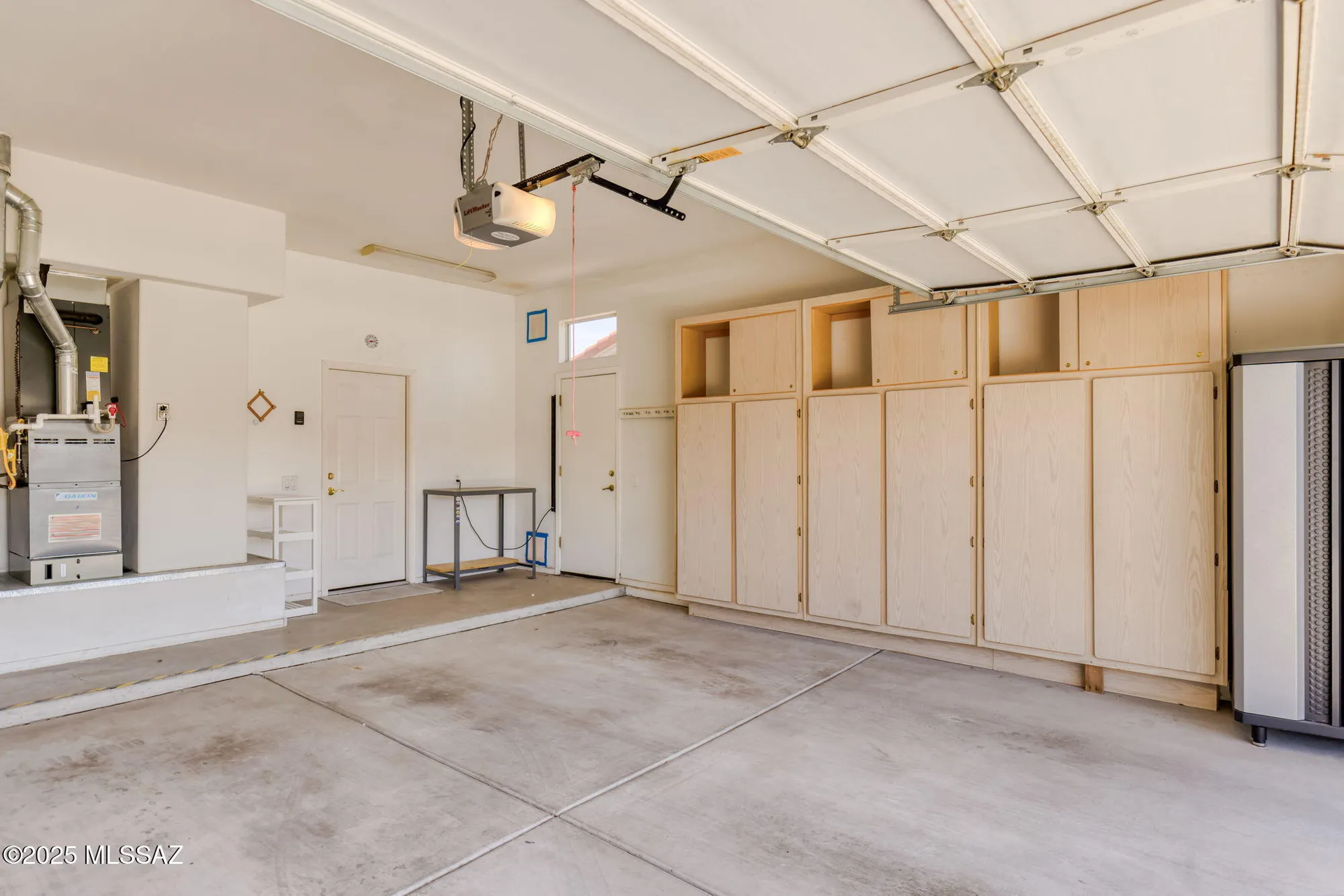 Property Slideshow image 40 of 49 | 2023 e bighorn mountain dr, Oro Valley, AZ, 85755