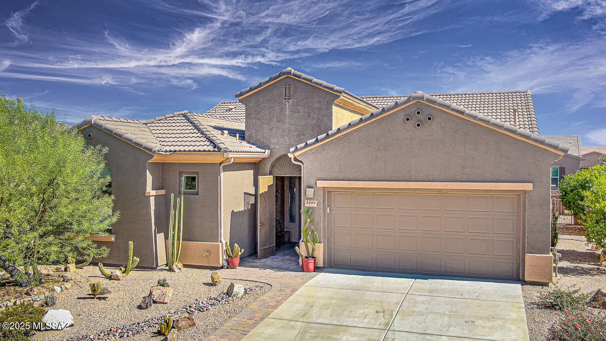 Property Slideshow image 2 of 48 | 2499 w bassett peak dr, Green Valley, AZ, 85622