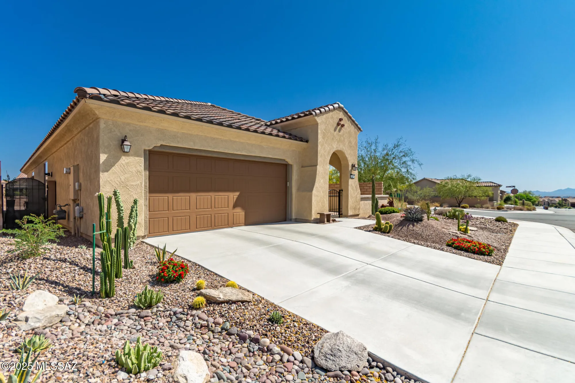 Property Slideshow image 2 of 30 | 7033 w deer creek trl, Marana, AZ, 85658