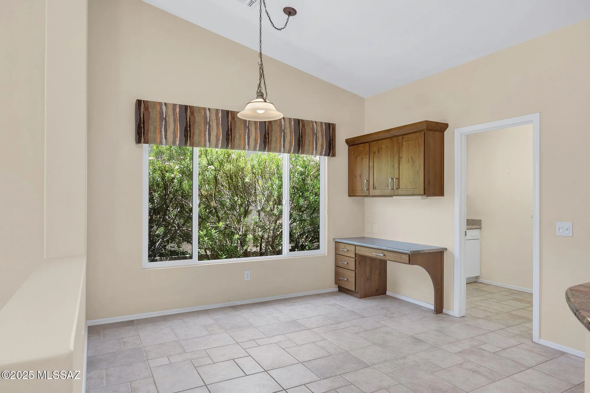 Property Slideshow image 18 of 50 | 37889 s skyline dr, Tucson, AZ, 85739