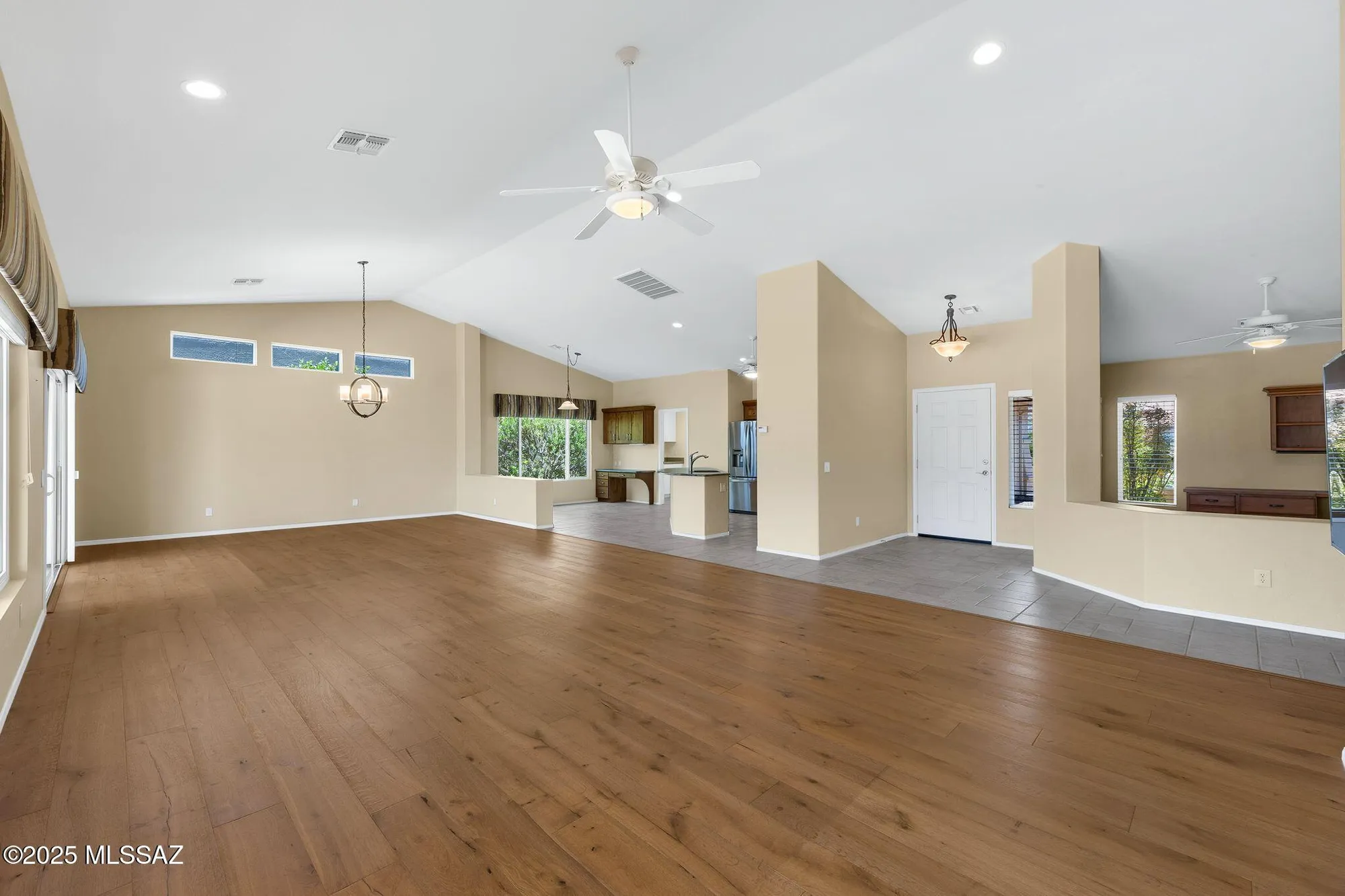 Property Slideshow image 12 of 50 | 37889 s skyline dr, Tucson, AZ, 85739