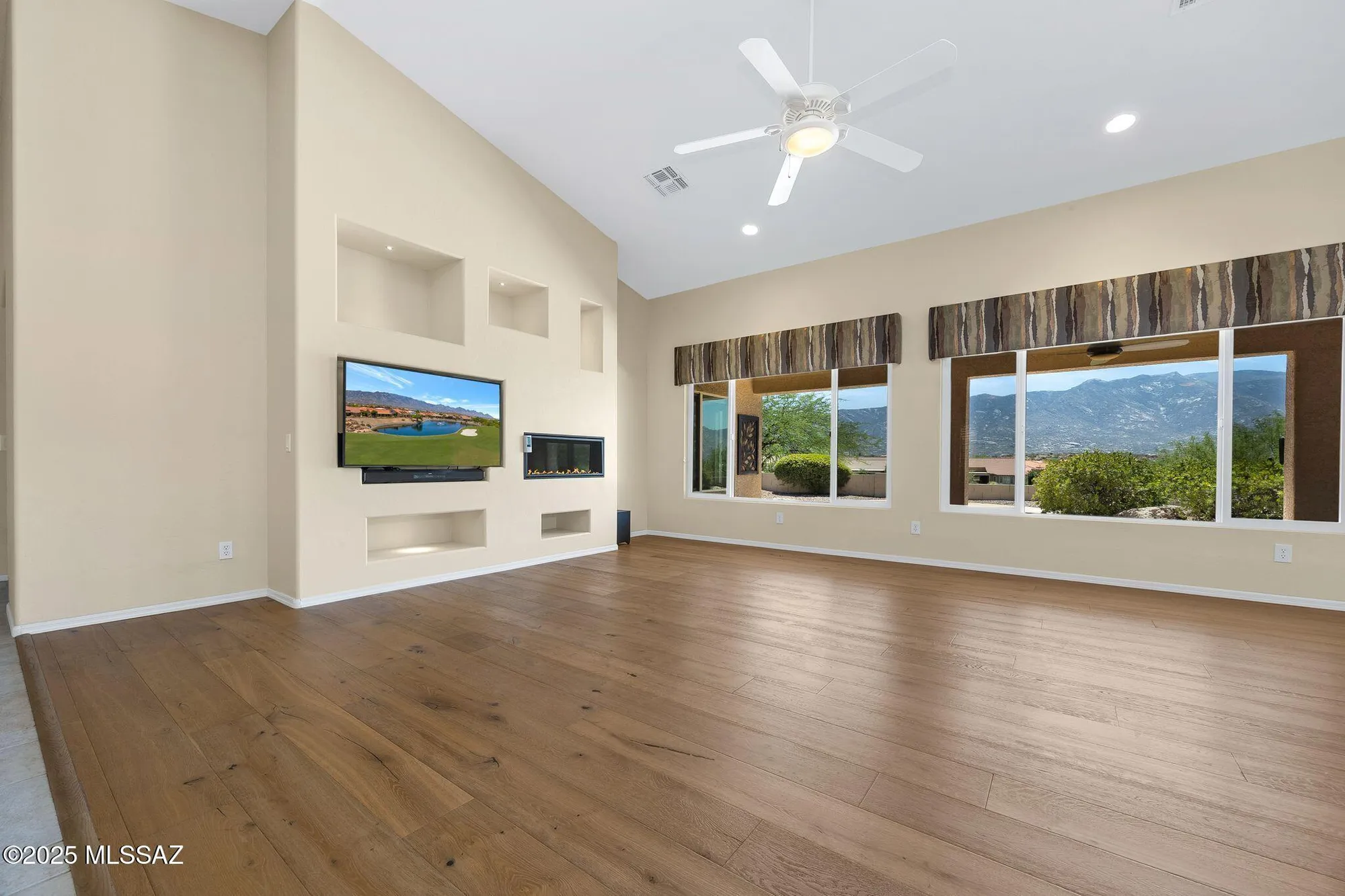 Property Slideshow image 10 of 50 | 37889 s skyline dr, Tucson, AZ, 85739