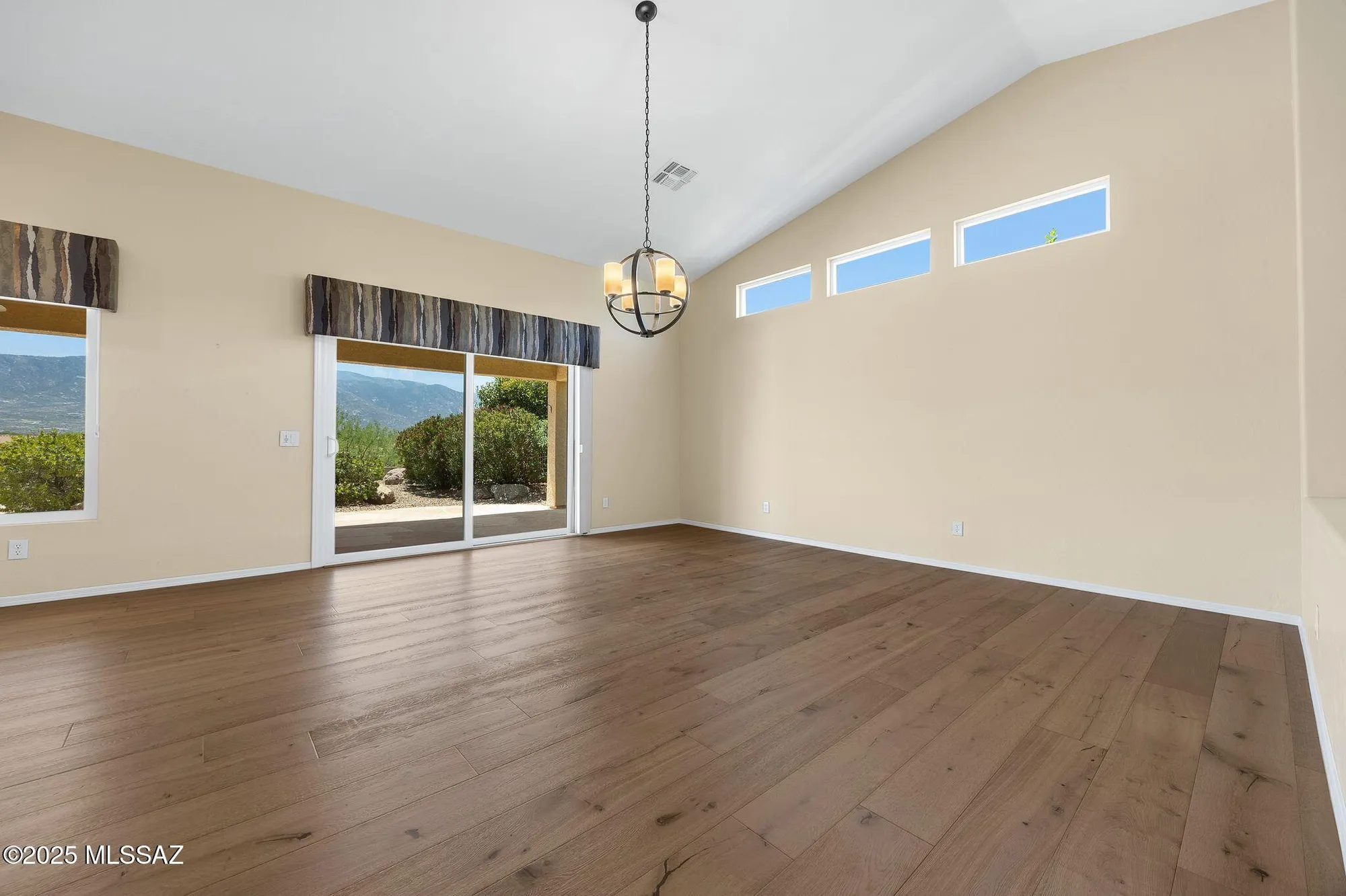 Property Slideshow image 8 of 50 | 37889 s skyline dr, Tucson, AZ, 85739