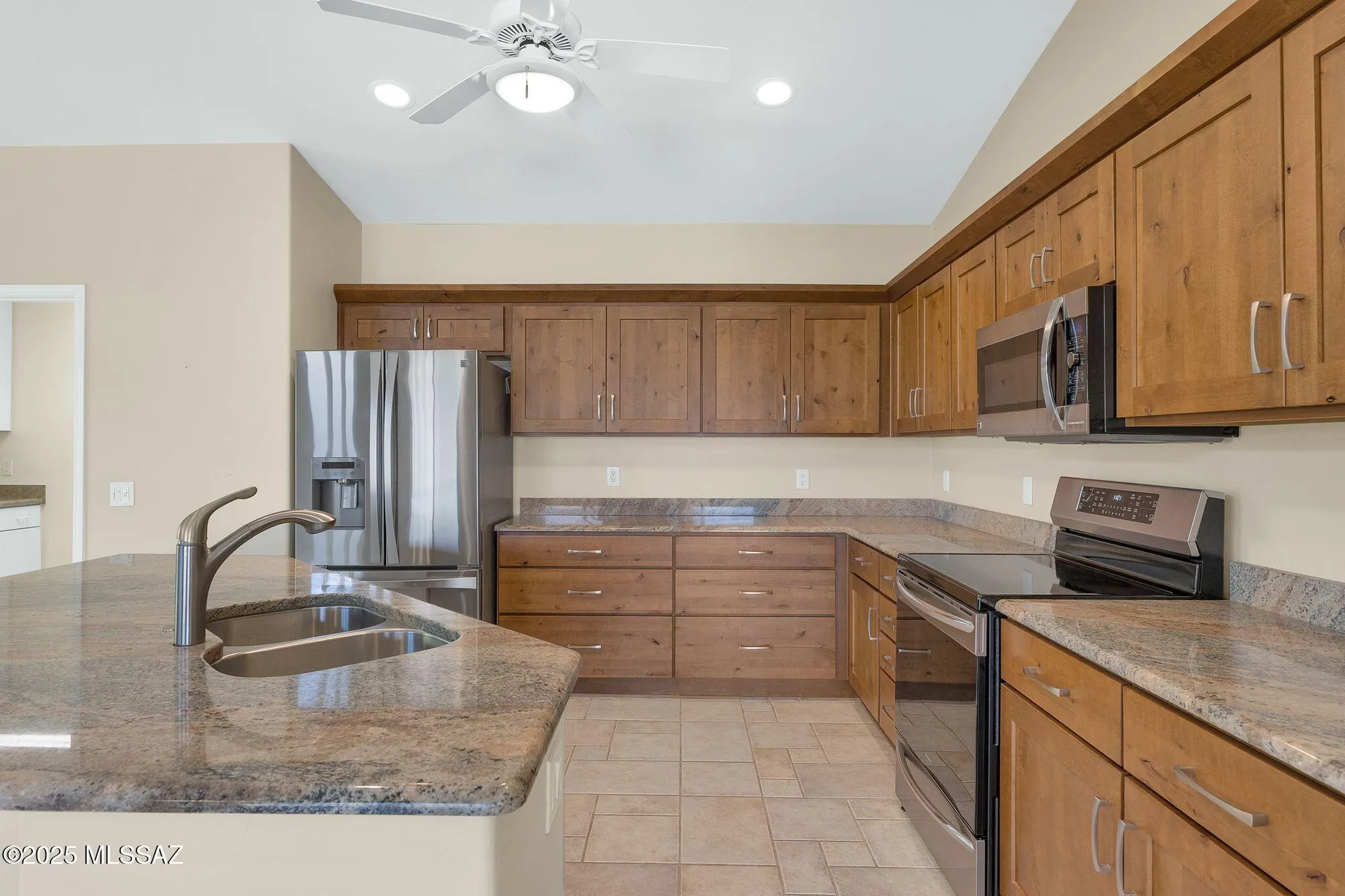 Property Slideshow image 14 of 50 | 37889 s skyline dr, Tucson, AZ, 85739