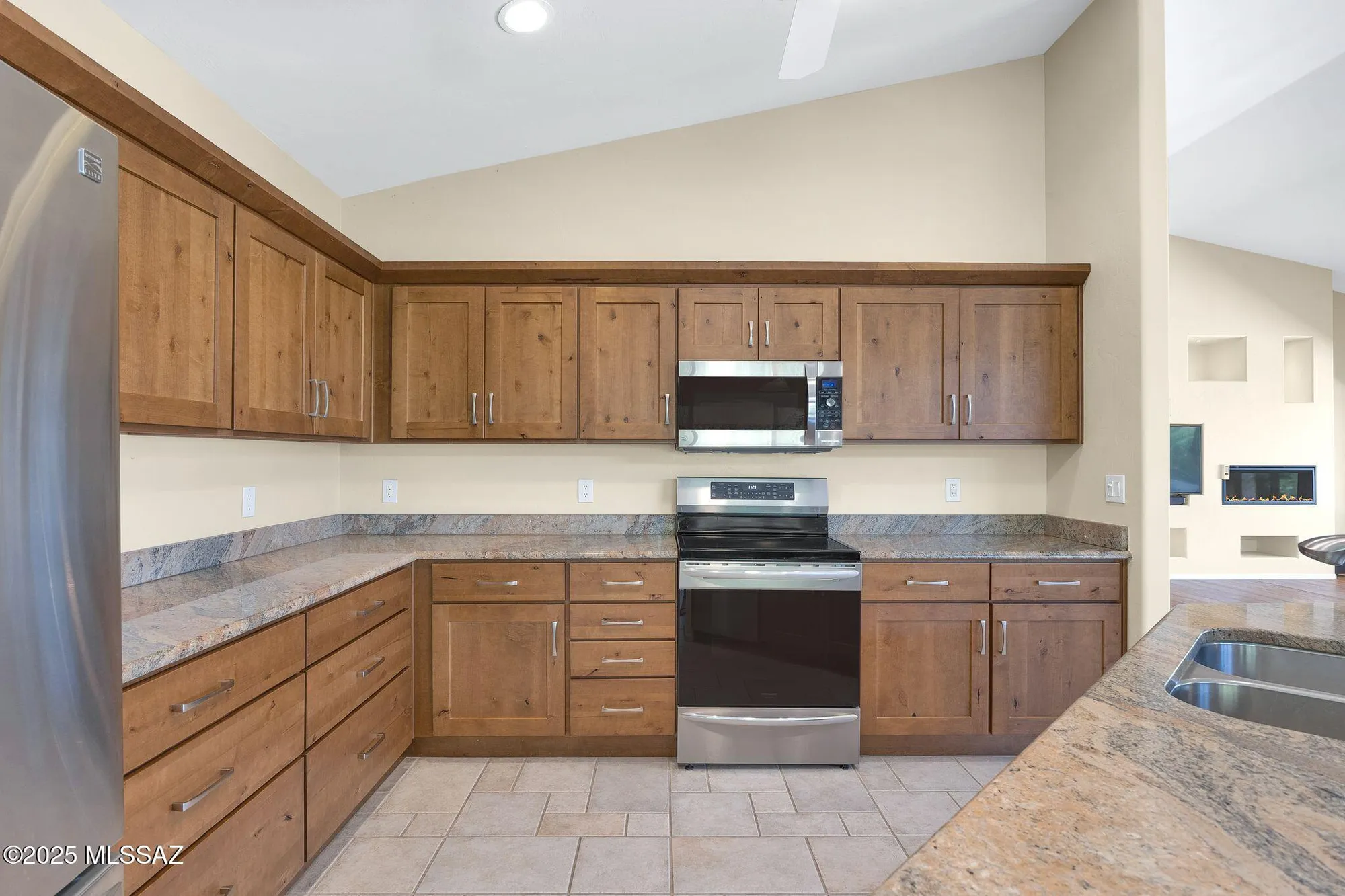 Property Slideshow image 15 of 50 | 37889 s skyline dr, Tucson, AZ, 85739