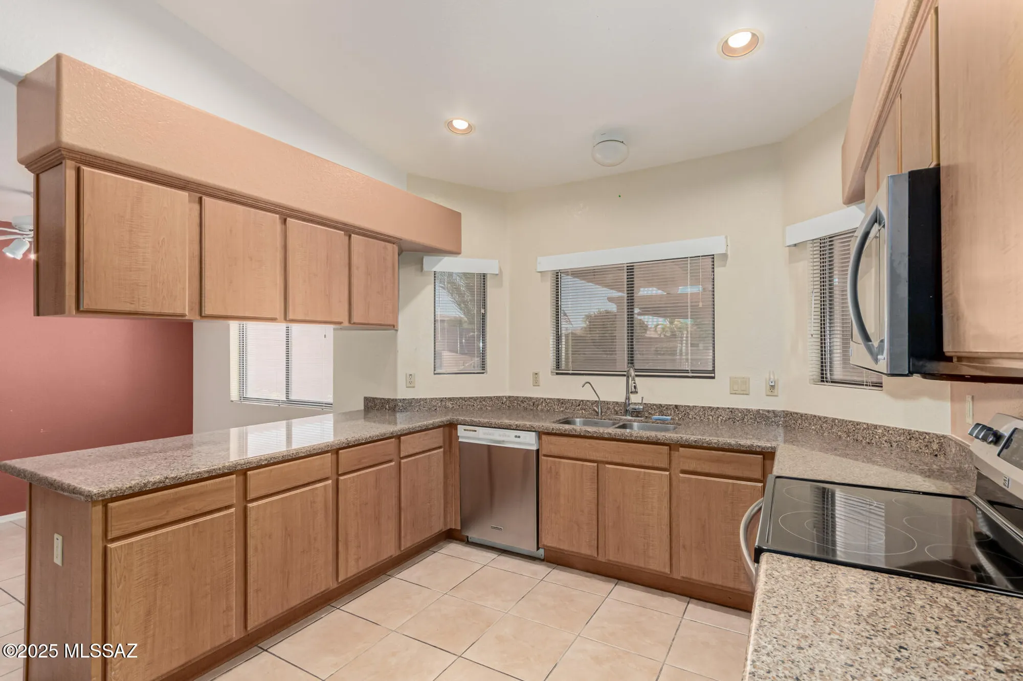 Property Slideshow image 9 of 30 | 4792 s meadow ridge dr, Green Valley, AZ, 85622