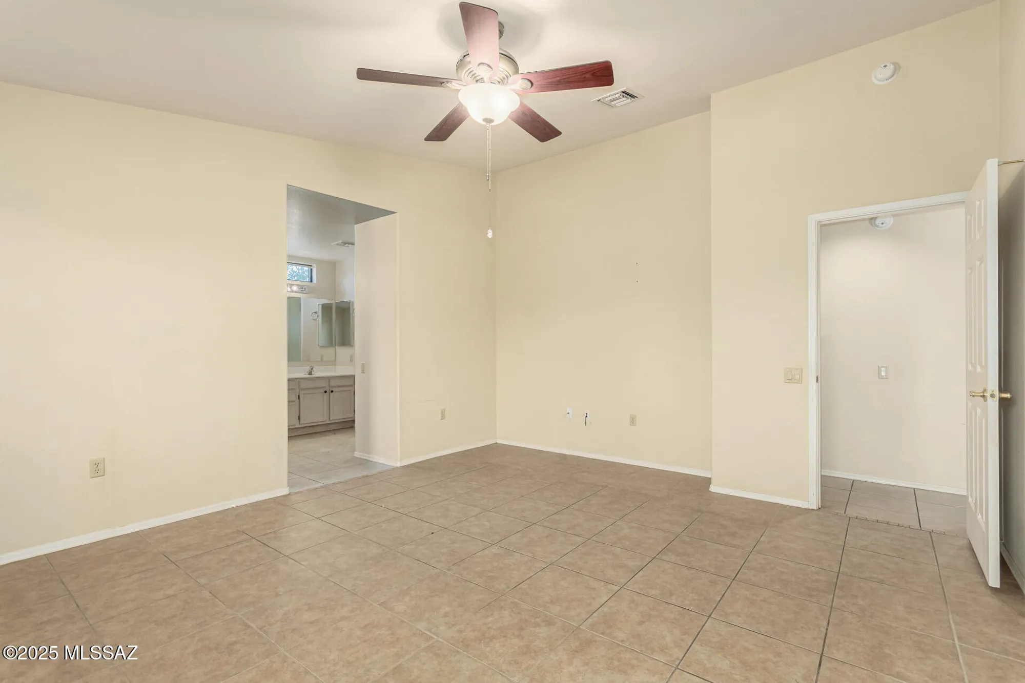 Property Slideshow image 15 of 30 | 4792 s meadow ridge dr, Green Valley, AZ, 85622