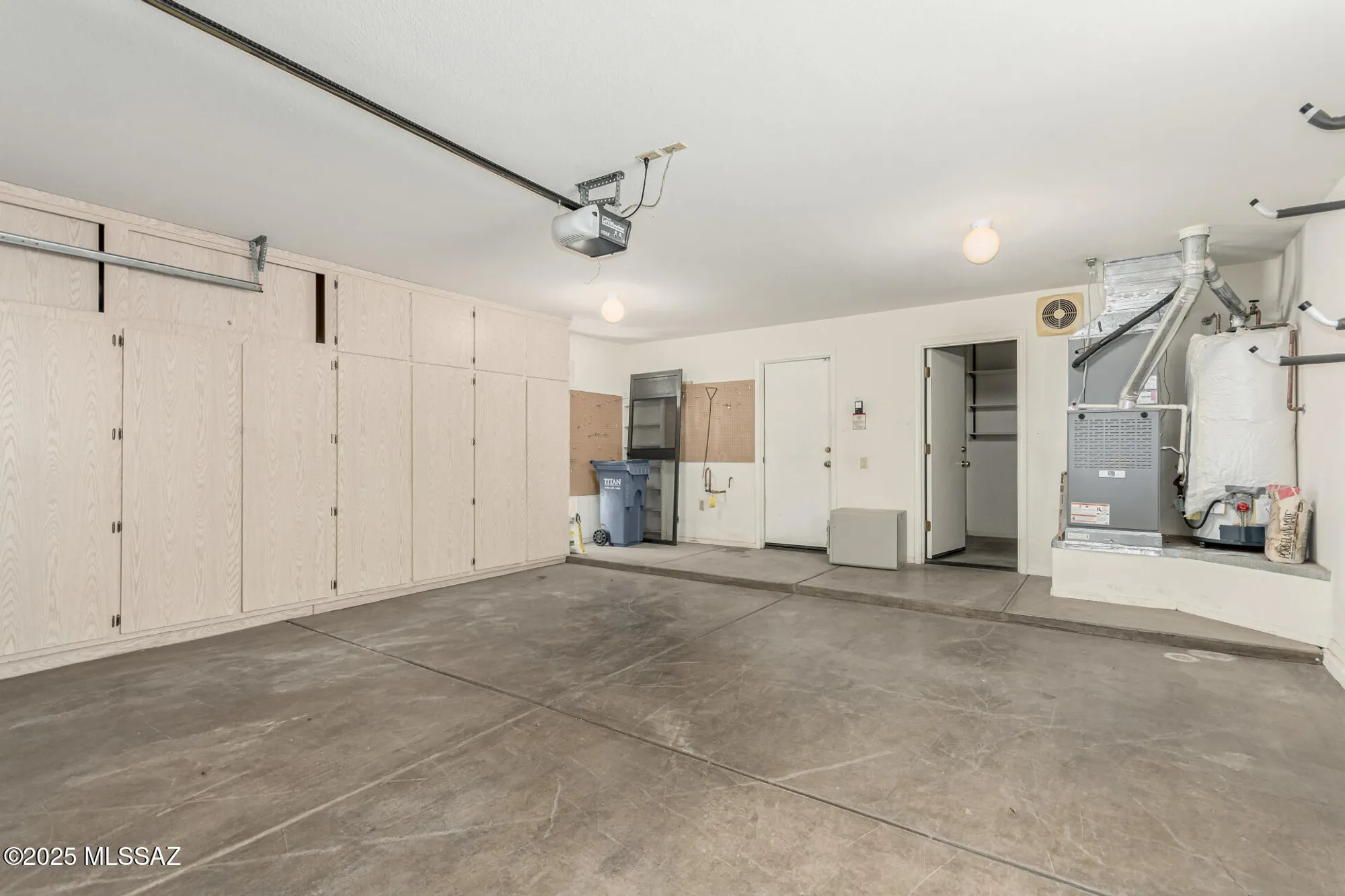 Property Slideshow image 22 of 30 | 4792 s meadow ridge dr, Green Valley, AZ, 85622