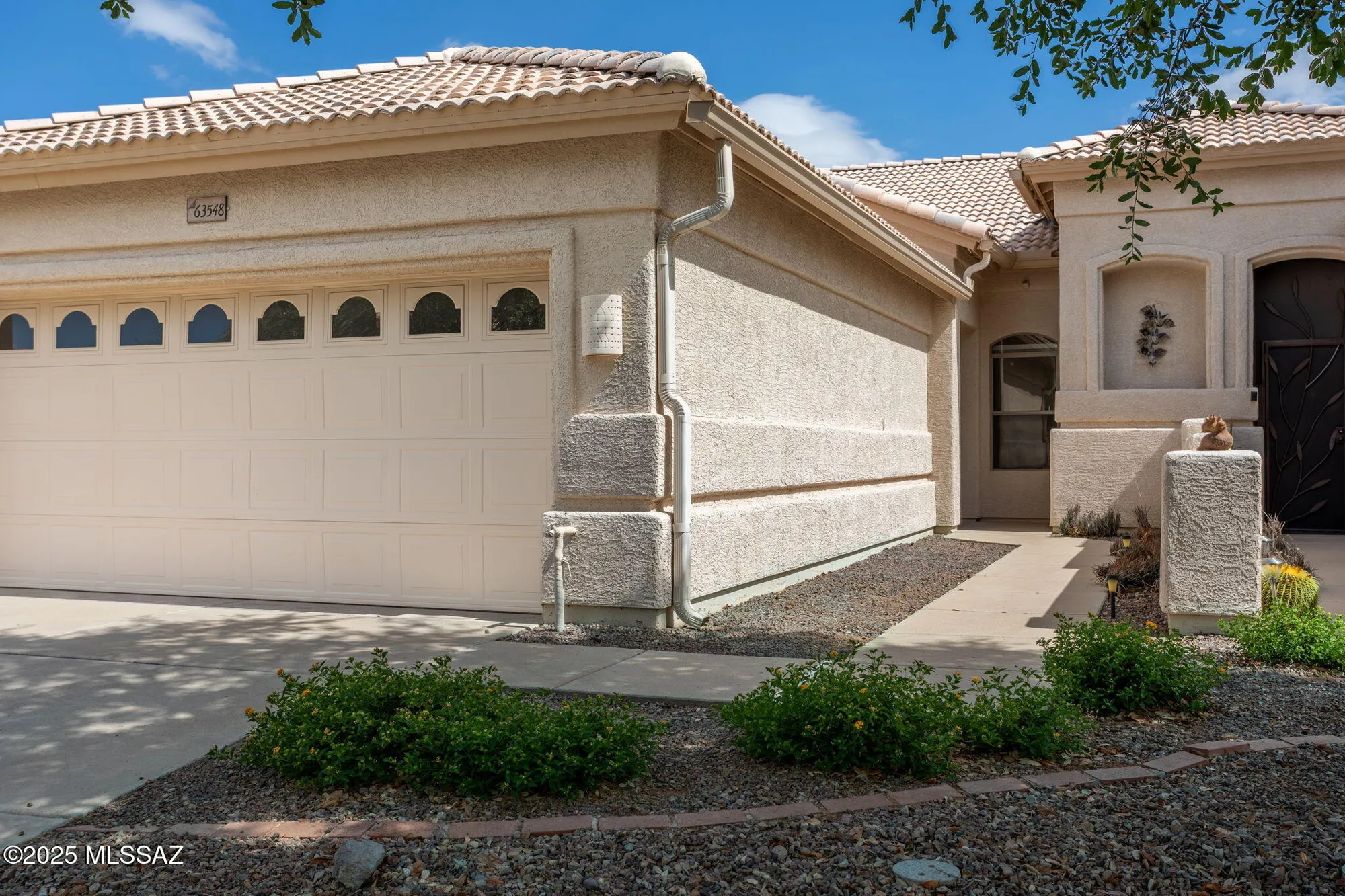 Property Slideshow image 10 of 27 | 63548 e holiday dr, Tucson, AZ, 85739
