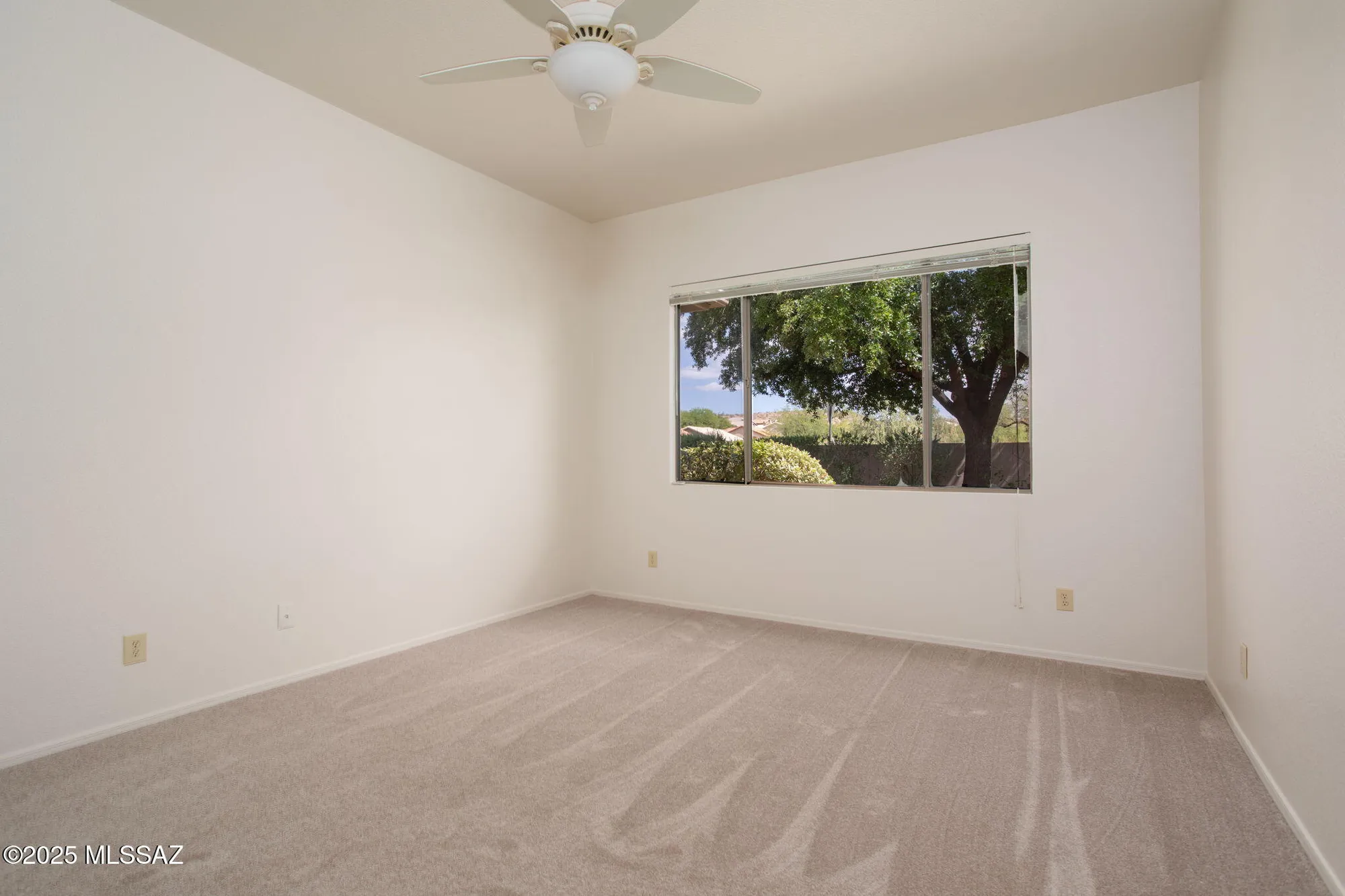 Property Slideshow image 13 of 27 | 63548 e holiday dr, Tucson, AZ, 85739