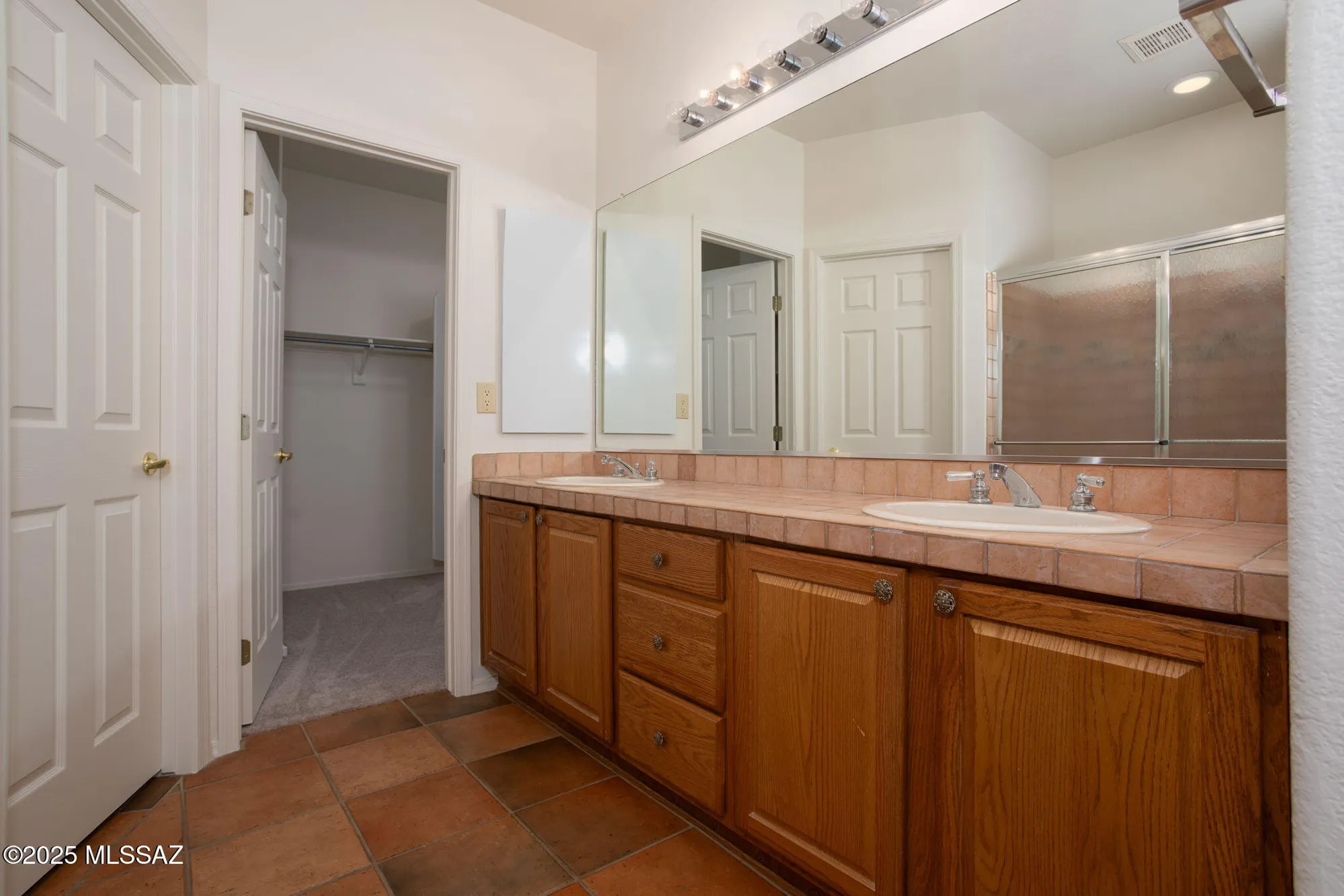 Property Slideshow image 14 of 27 | 63548 e holiday dr, Tucson, AZ, 85739