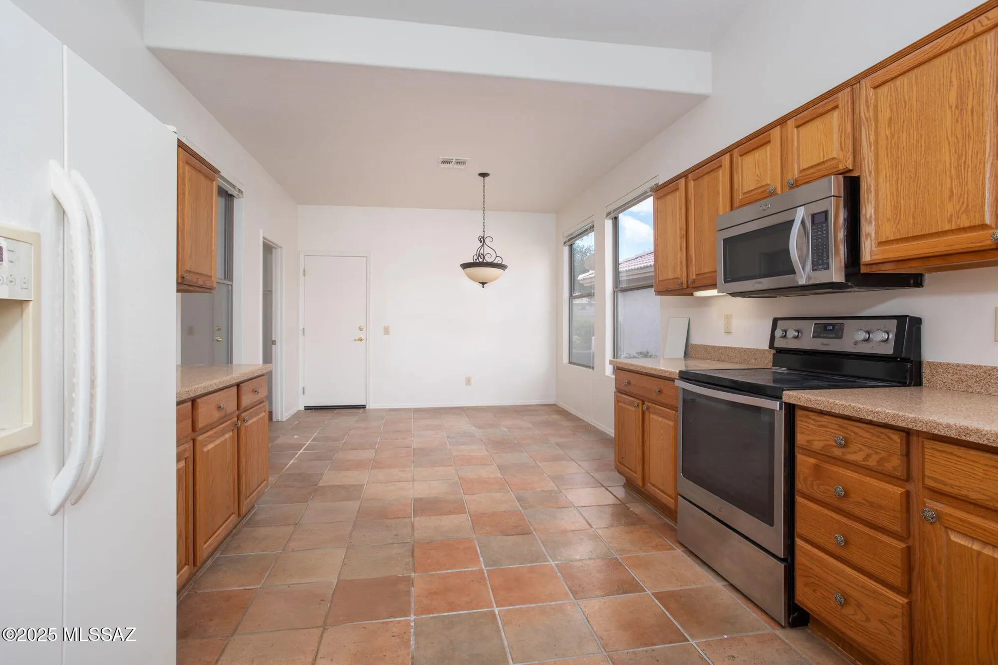 Property Slideshow image 9 of 27 | 63548 e holiday dr, Tucson, AZ, 85739