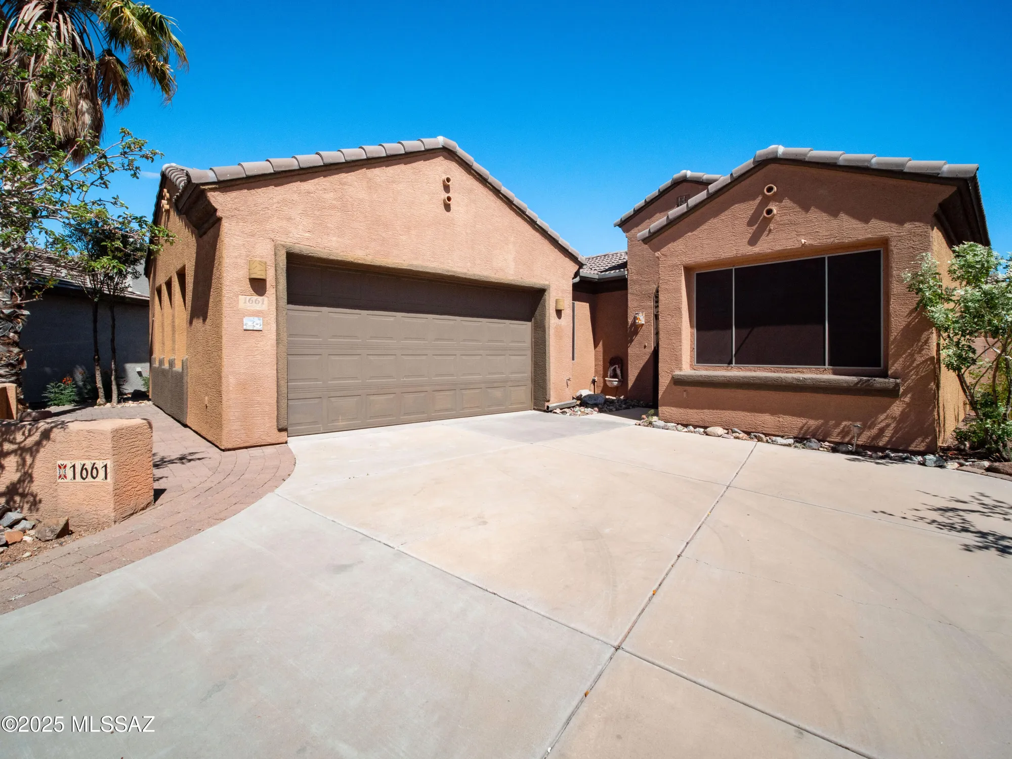 Property Slideshow image 4 of 50 | 1661 w acacia bluffs dr, Green Valley, AZ, 85622