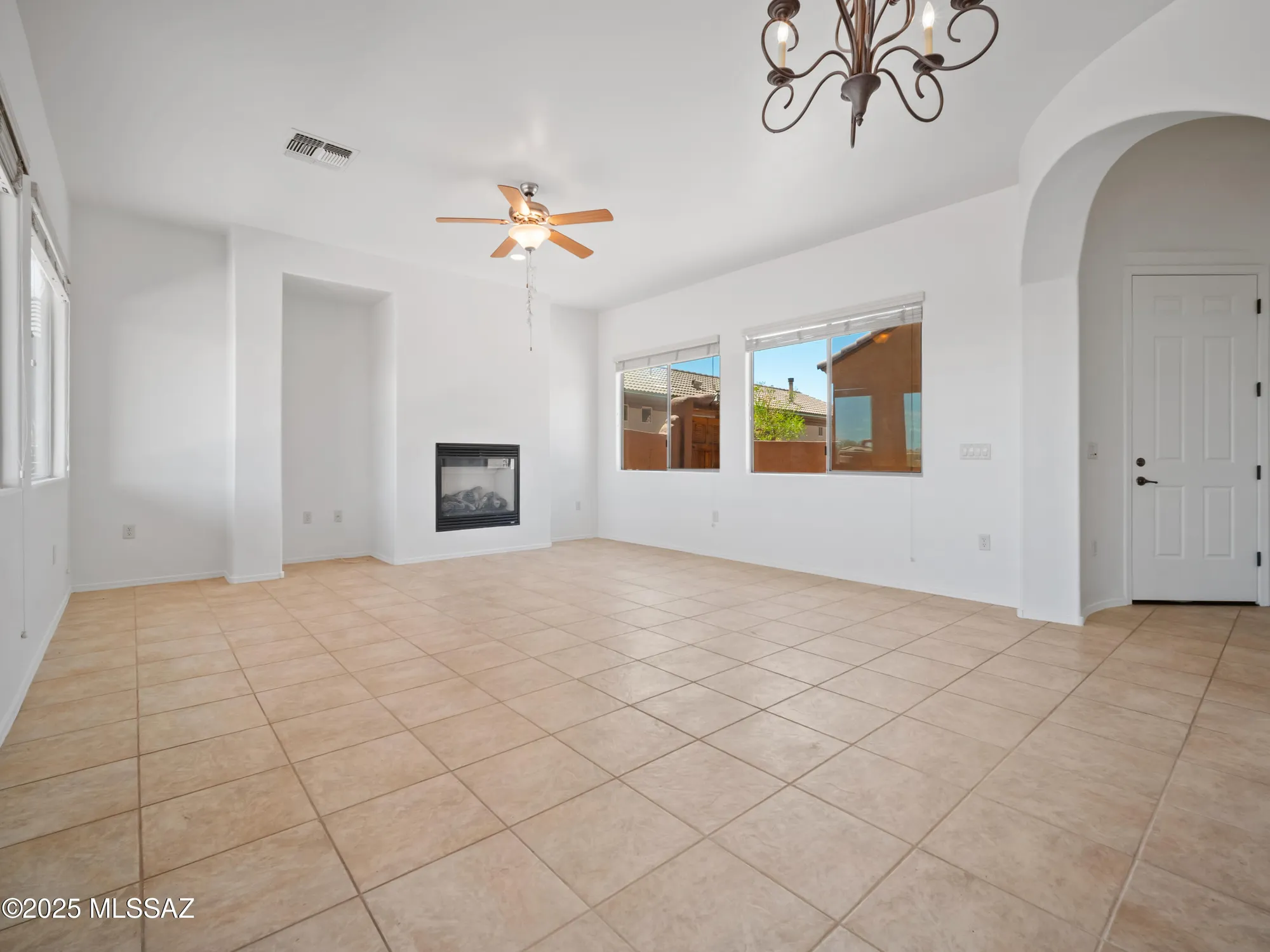 Property Slideshow image 19 of 50 | 1661 w acacia bluffs dr, Green Valley, AZ, 85622