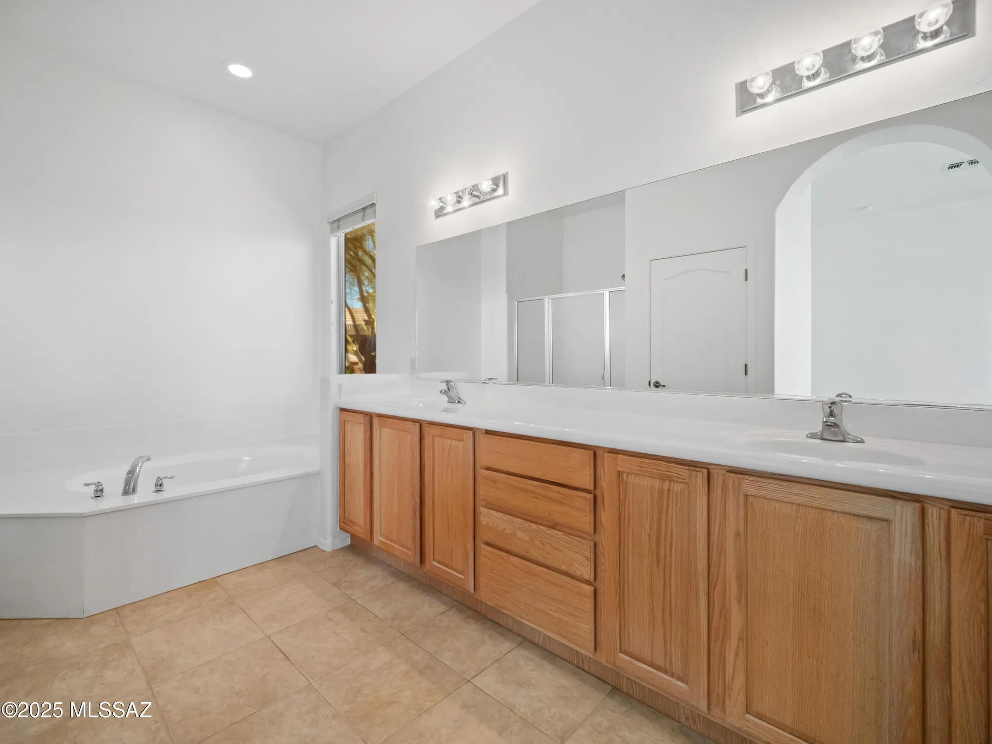 Property Slideshow image 31 of 50 | 1661 w acacia bluffs dr, Green Valley, AZ, 85622